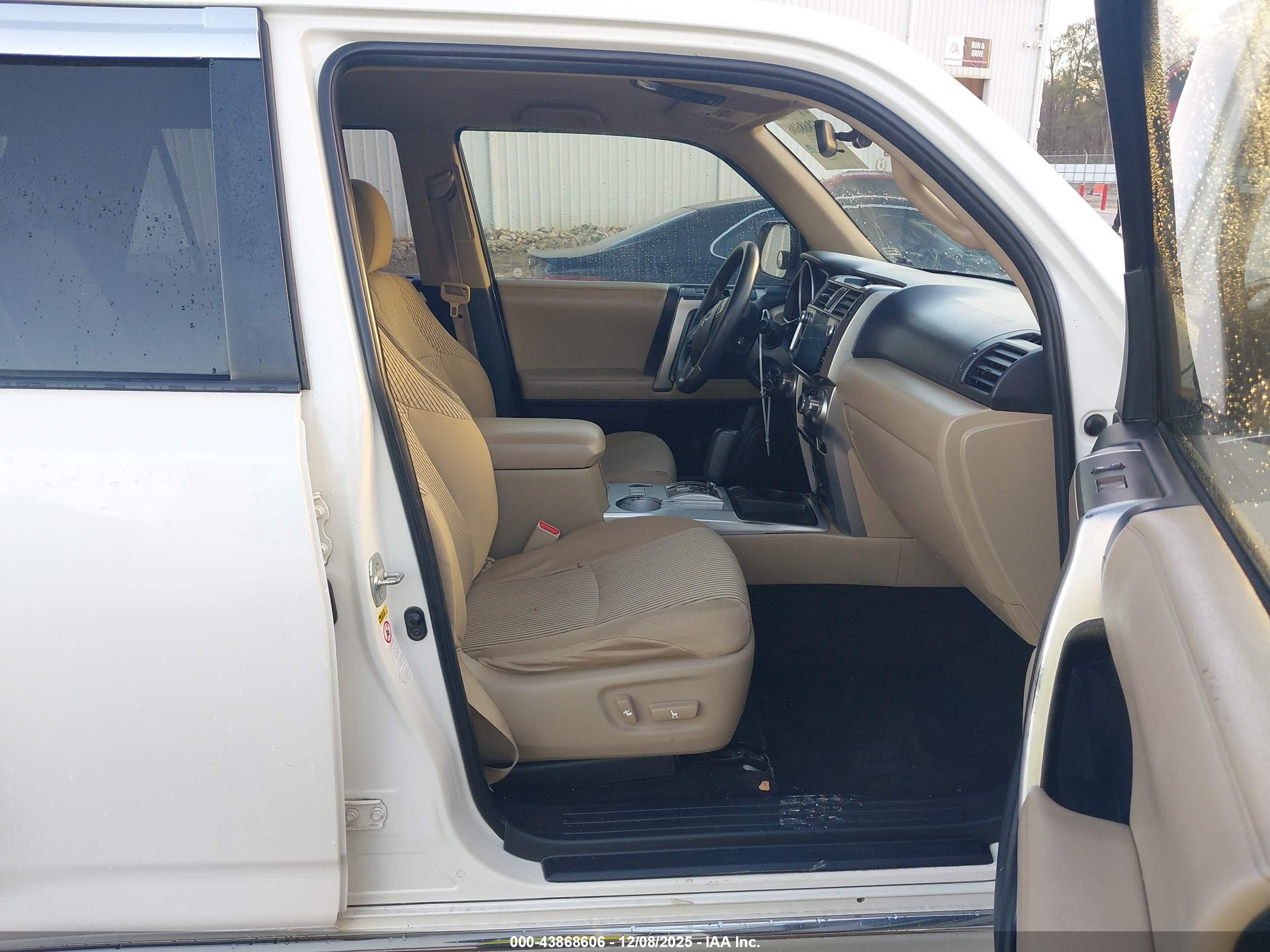 TOYOTA 4RUNNER image 5