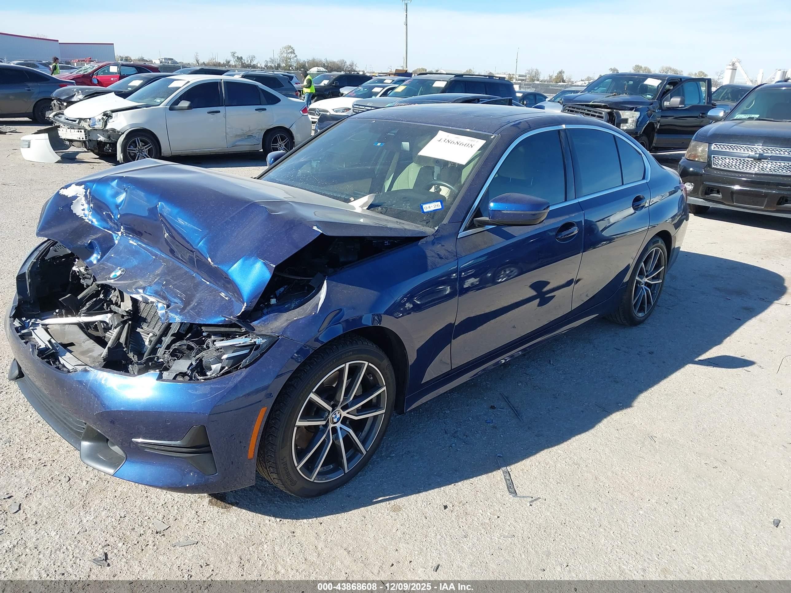 BMW 330I image 2
