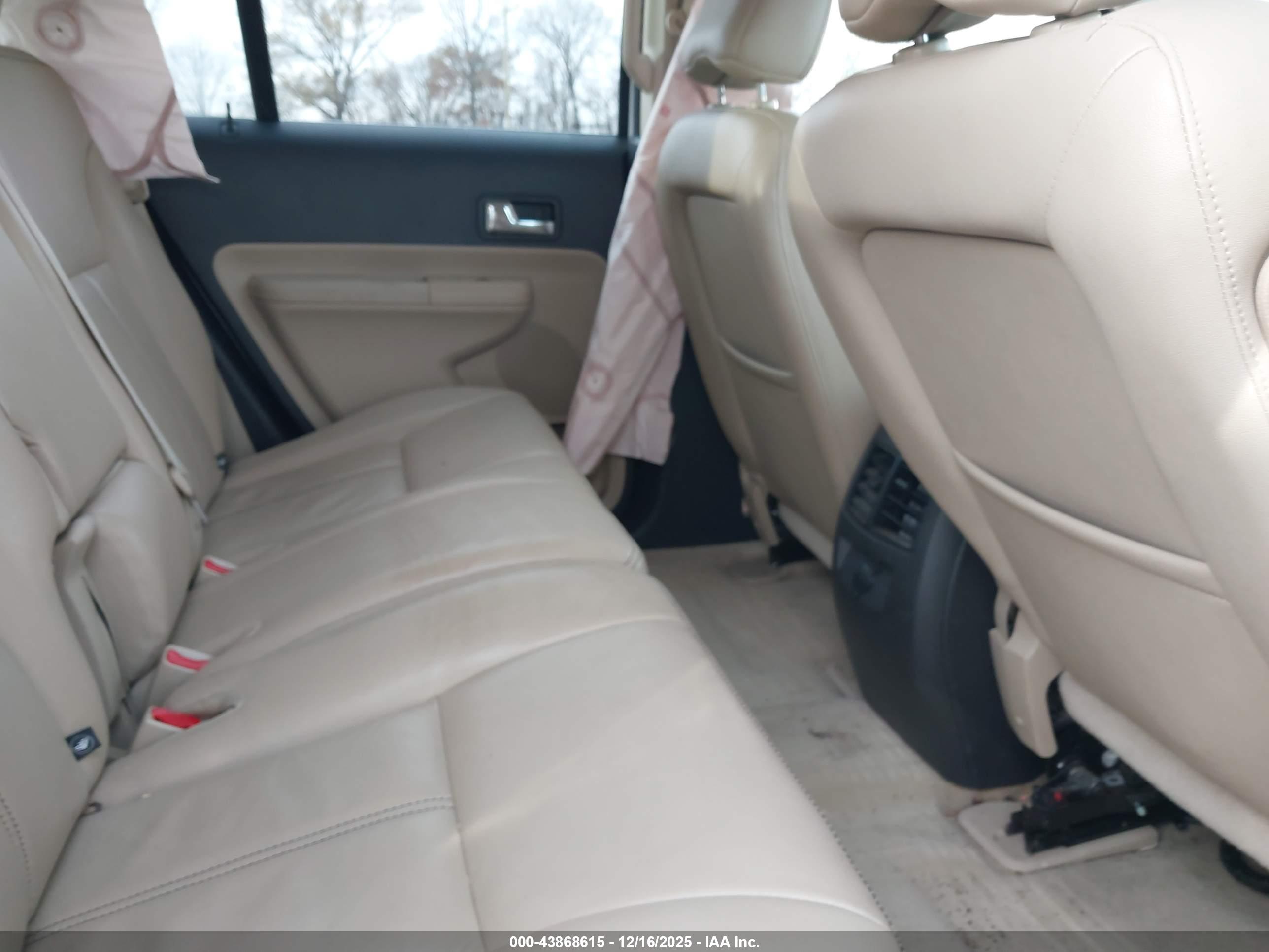 FORD EDGE image 8