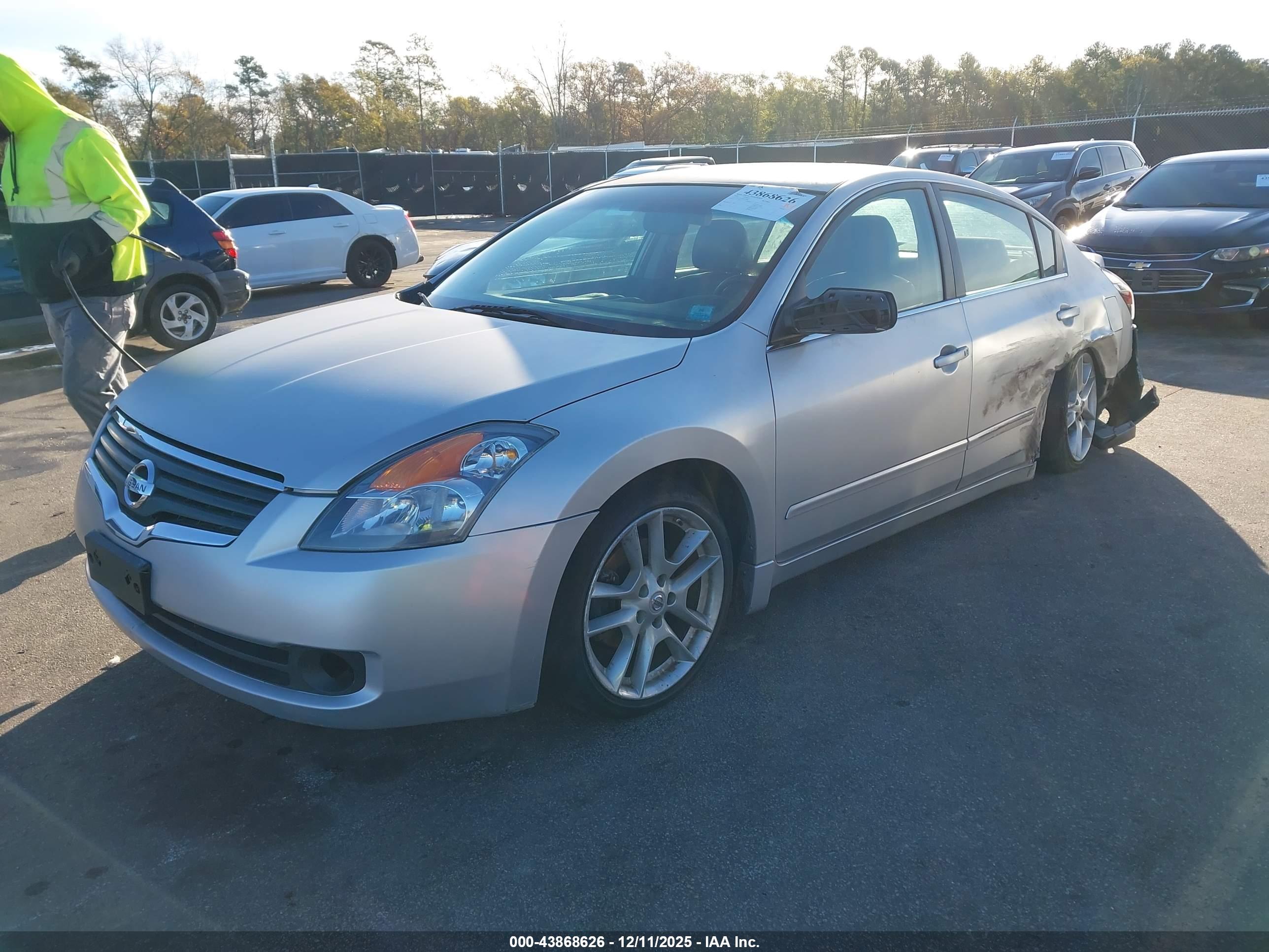 NISSAN ALTIMA image 2