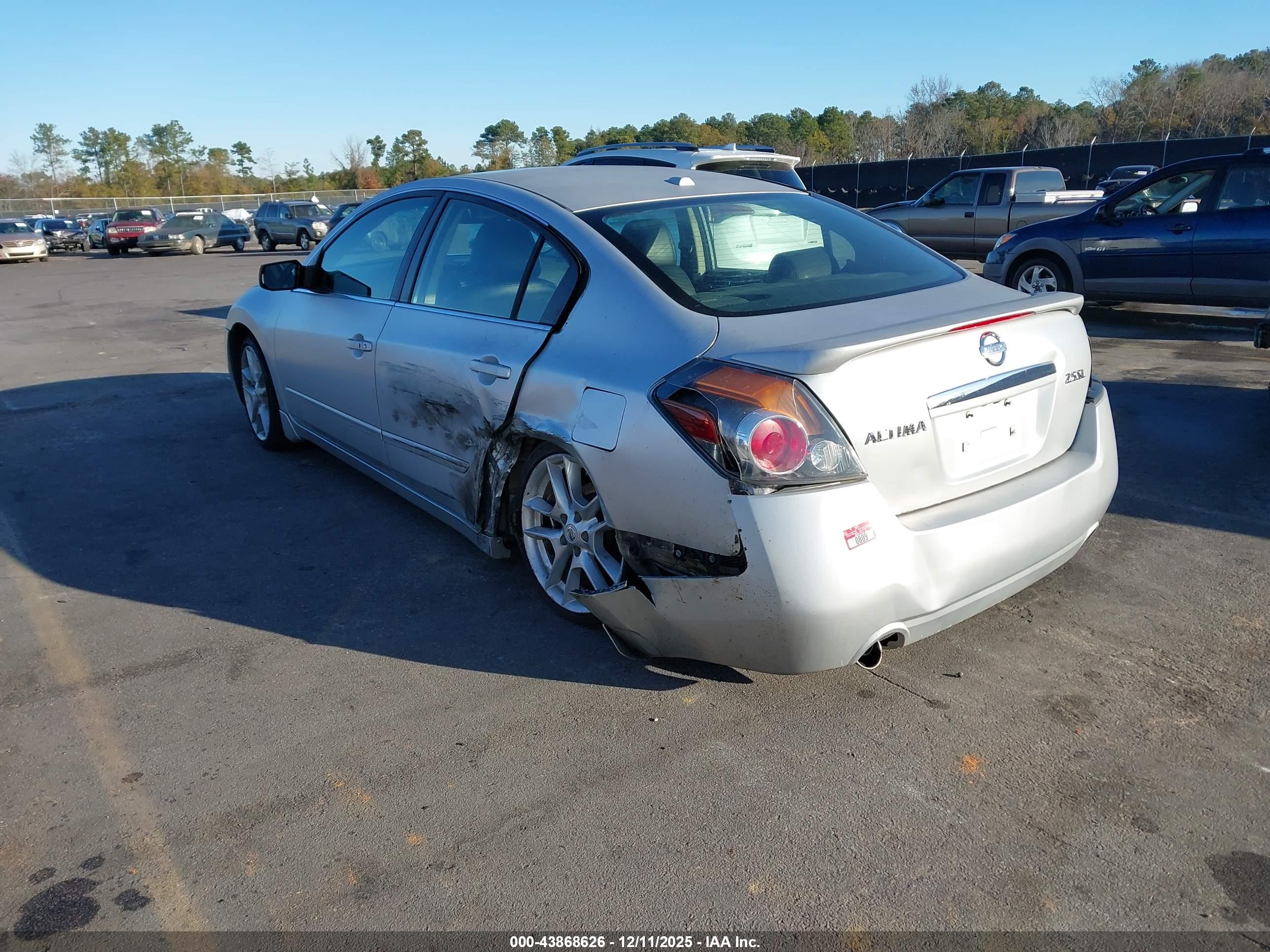 NISSAN ALTIMA image 3