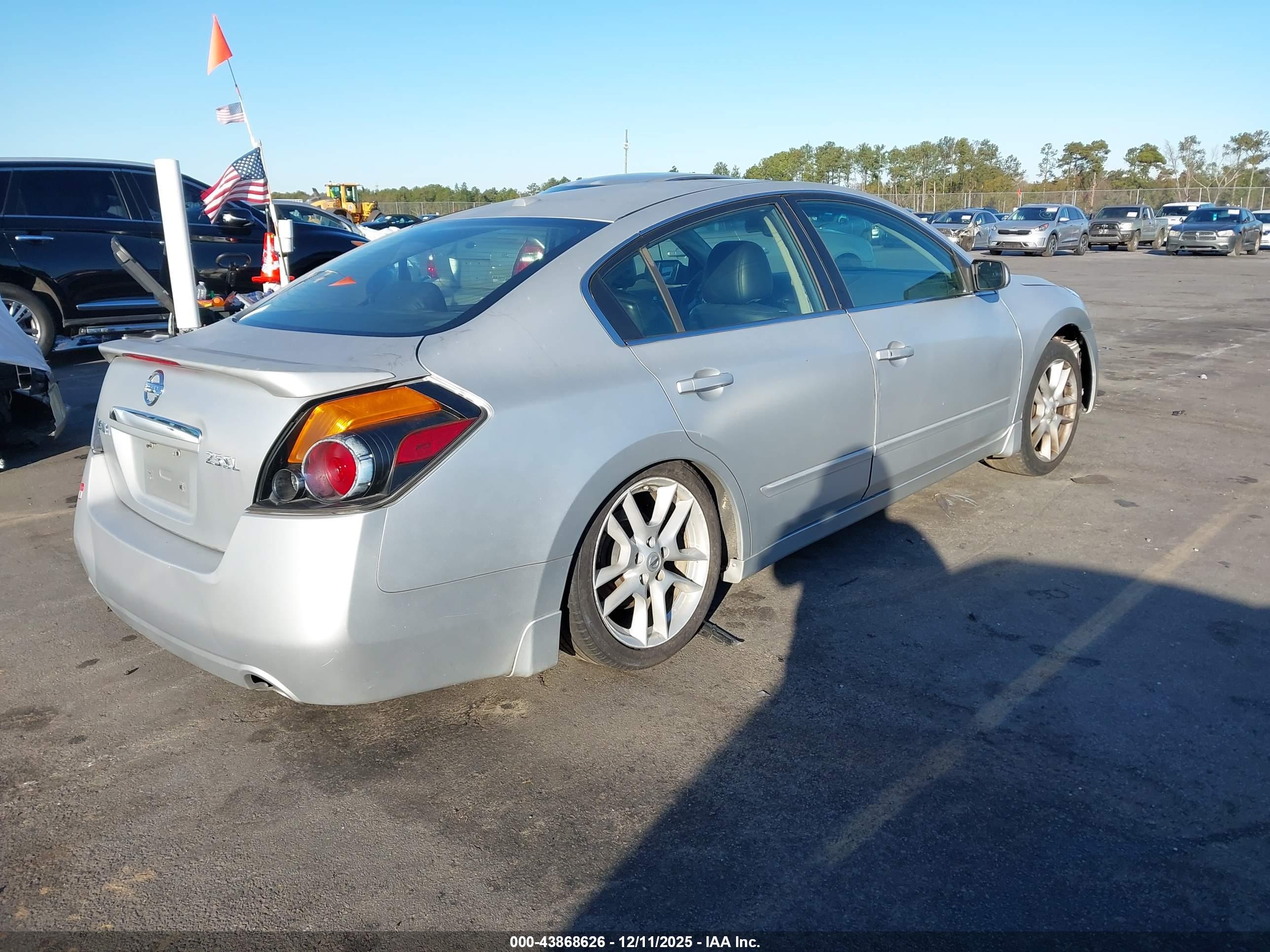 NISSAN ALTIMA image 4