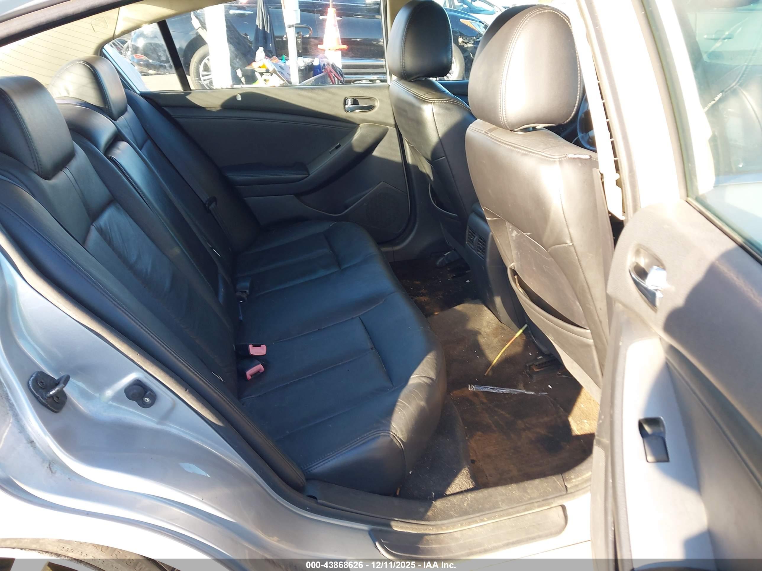 NISSAN ALTIMA image 8