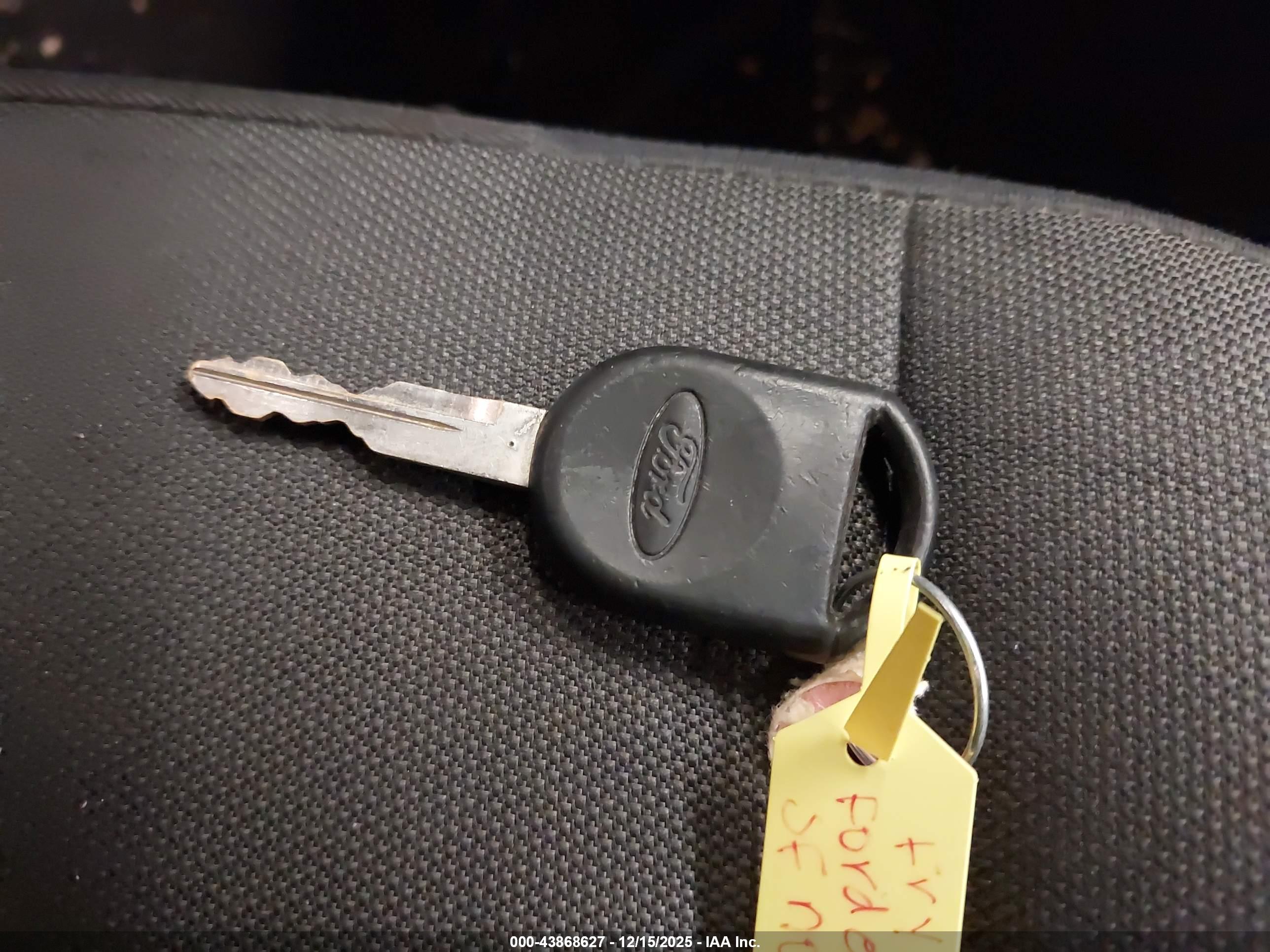 FORD ESCAPE image 11