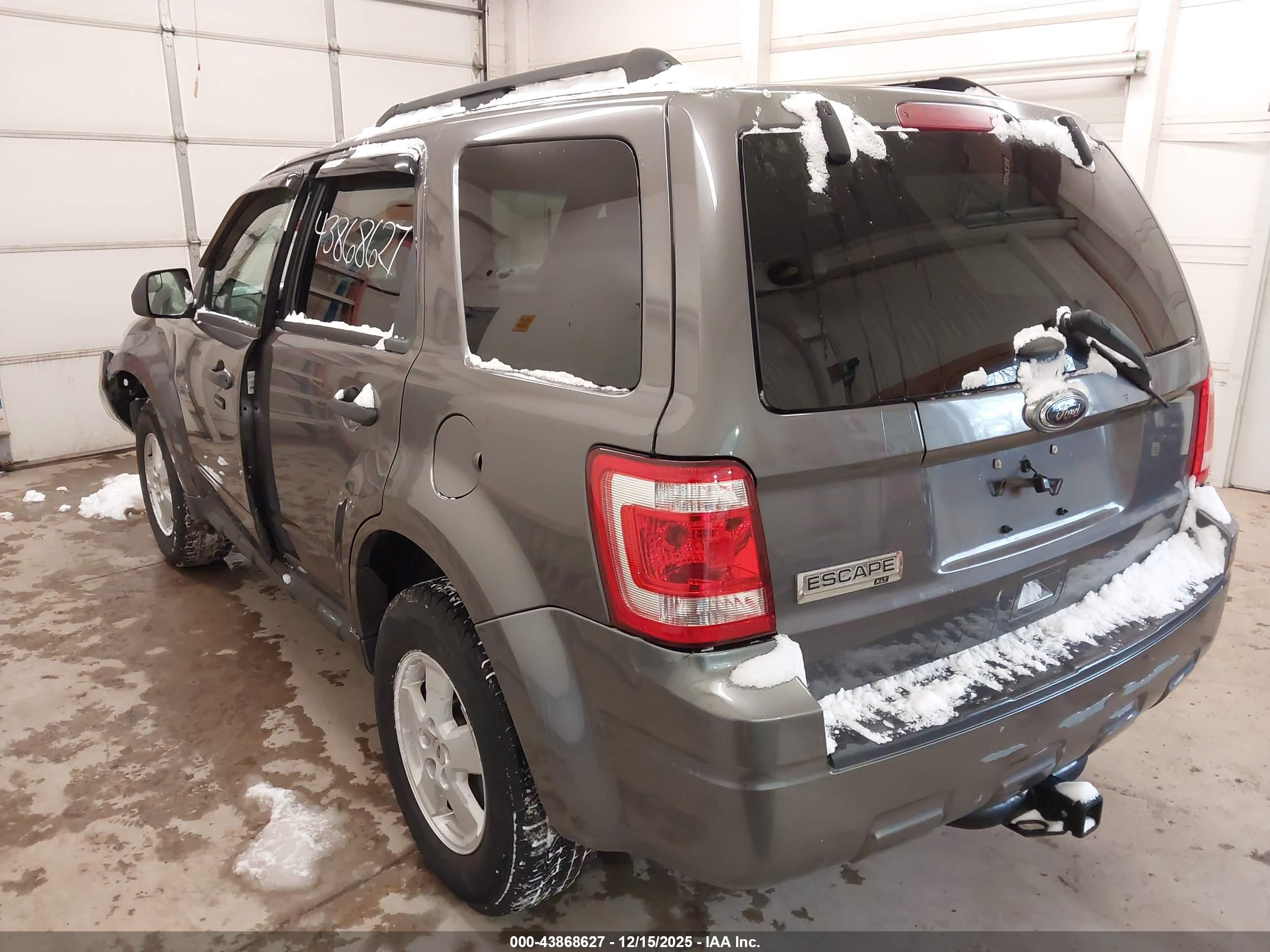 FORD ESCAPE image 3