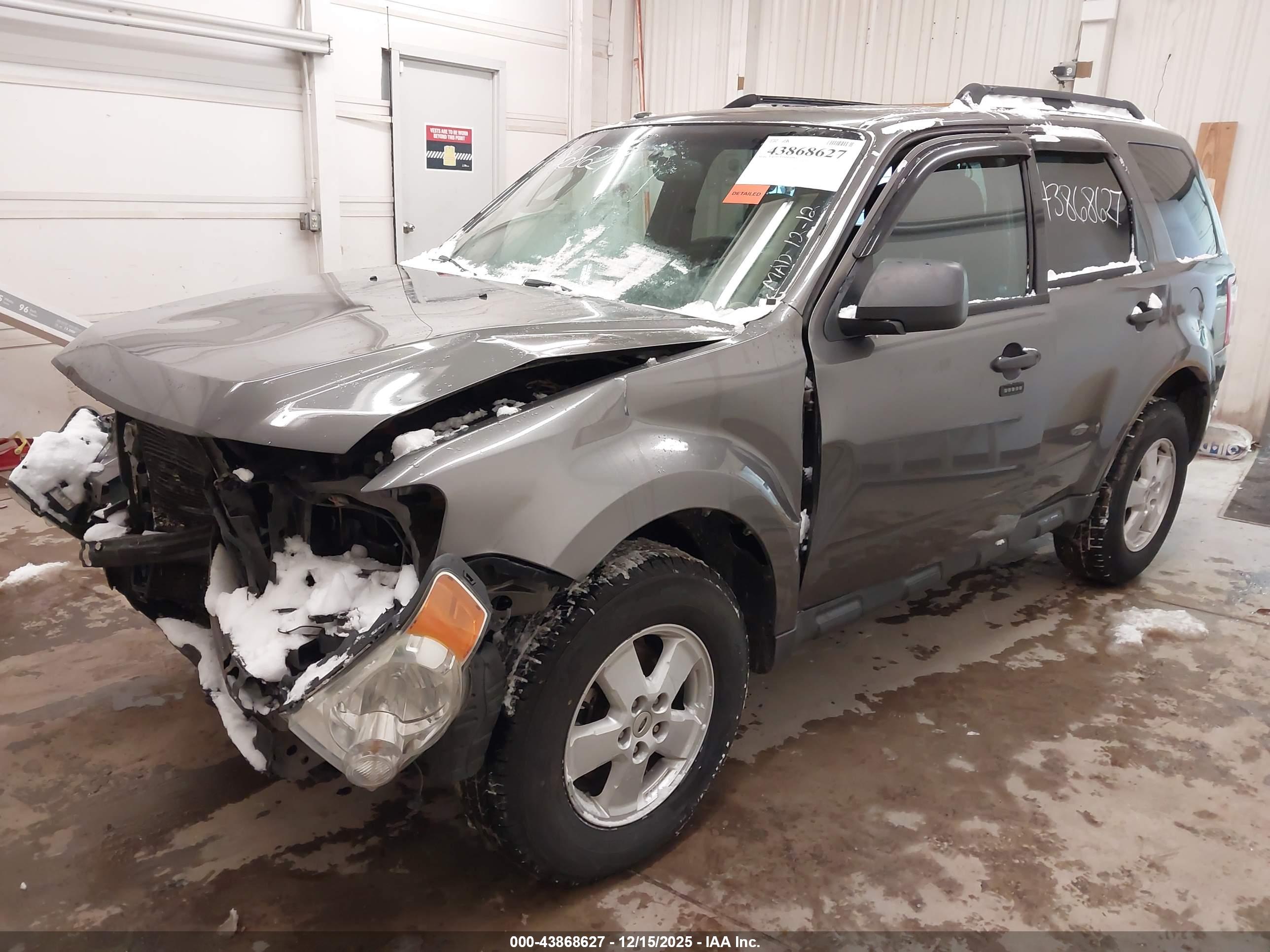 FORD ESCAPE image 6