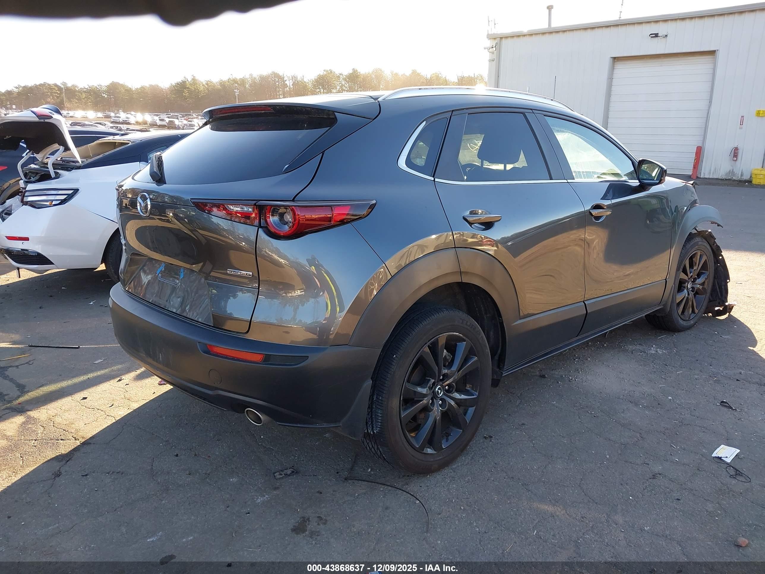 MAZDA CX-30 image 4