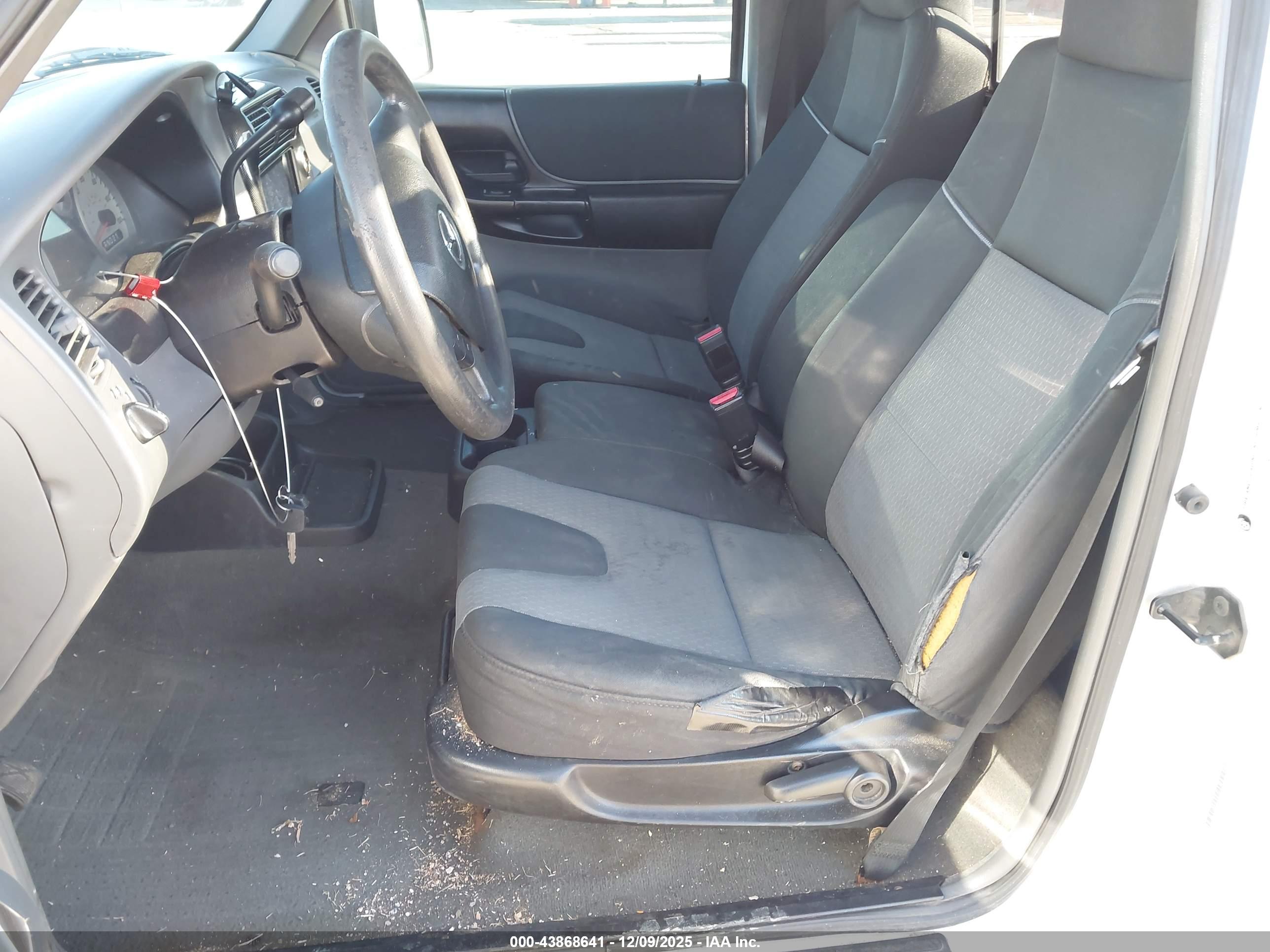 MAZDA B3000 image 8