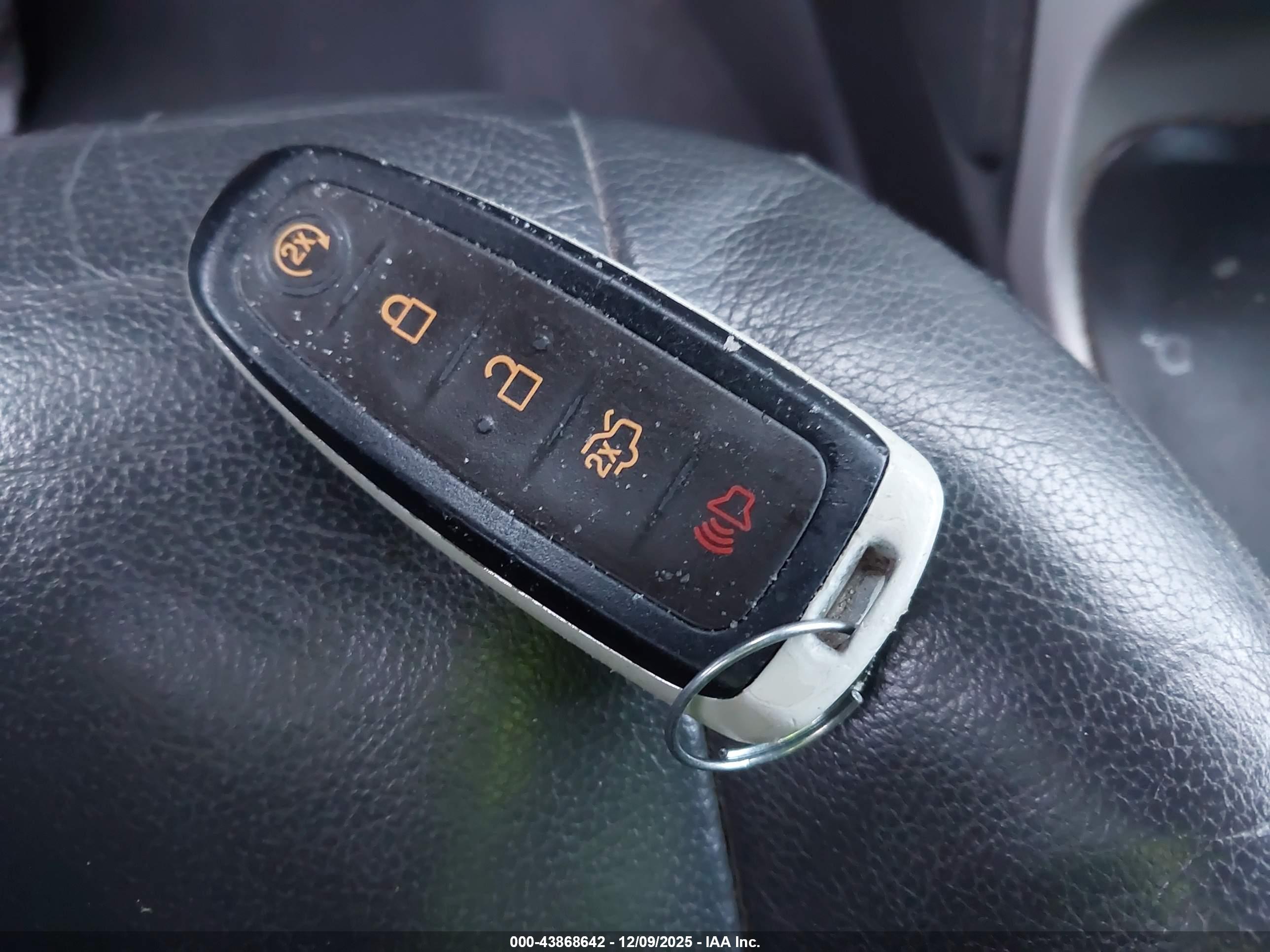 FORD ESCAPE image 11