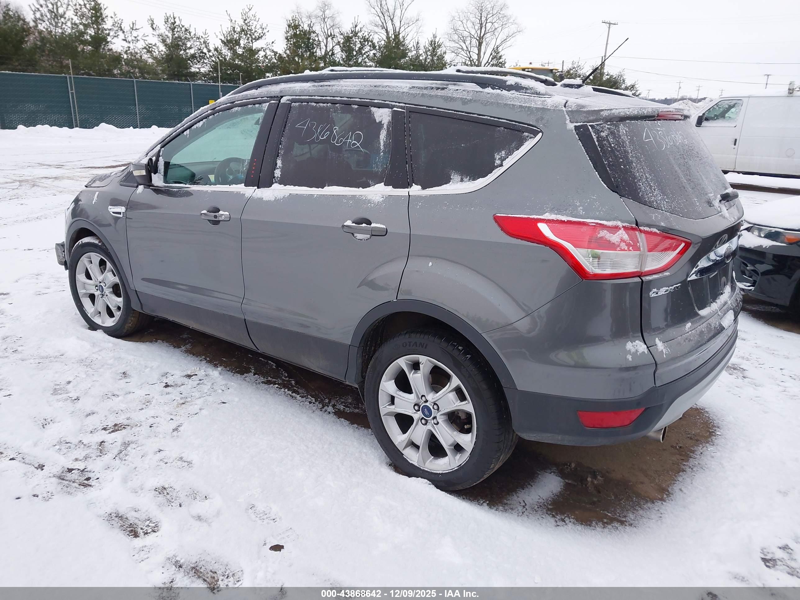FORD ESCAPE image 3