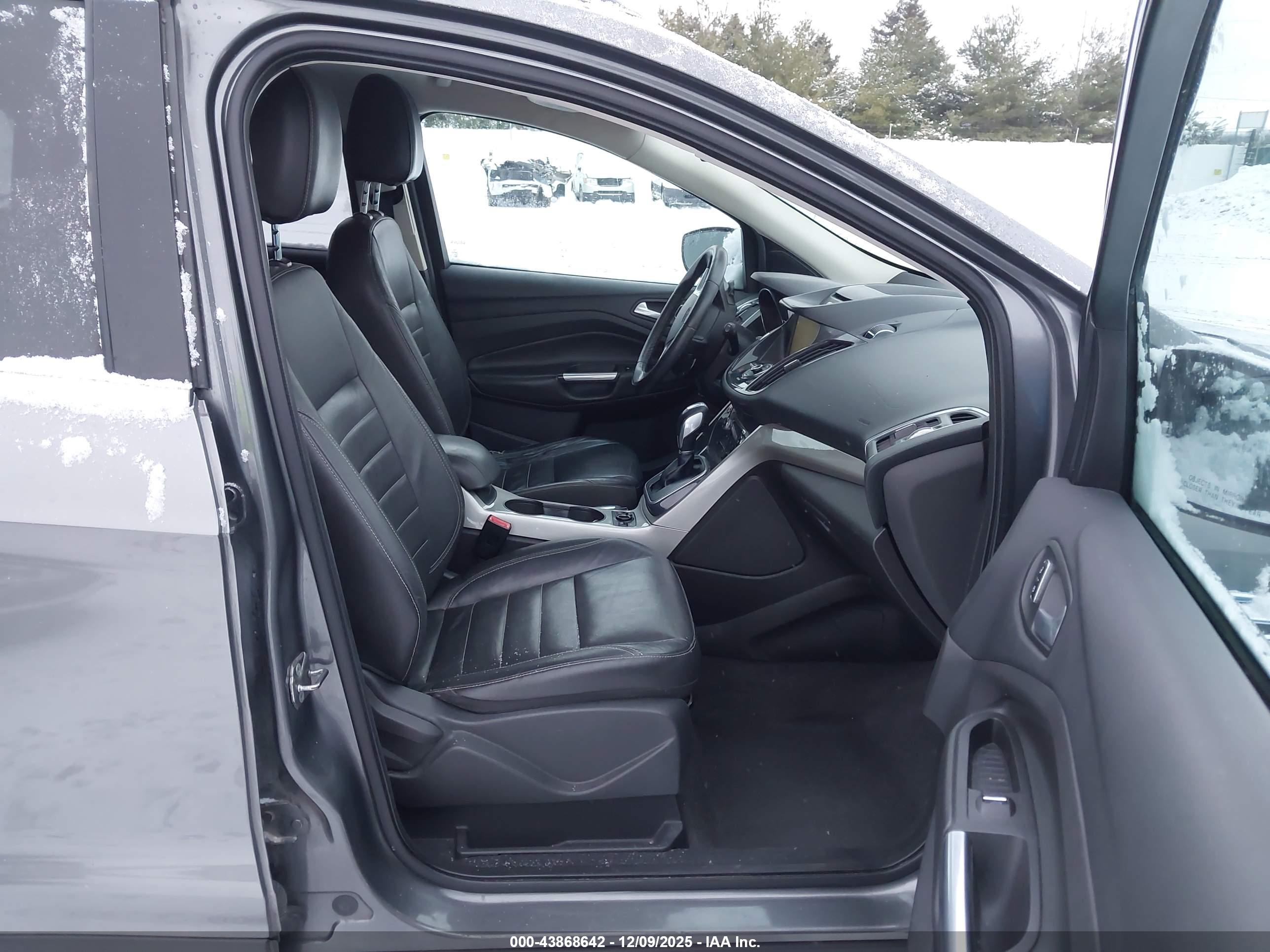 FORD ESCAPE image 5