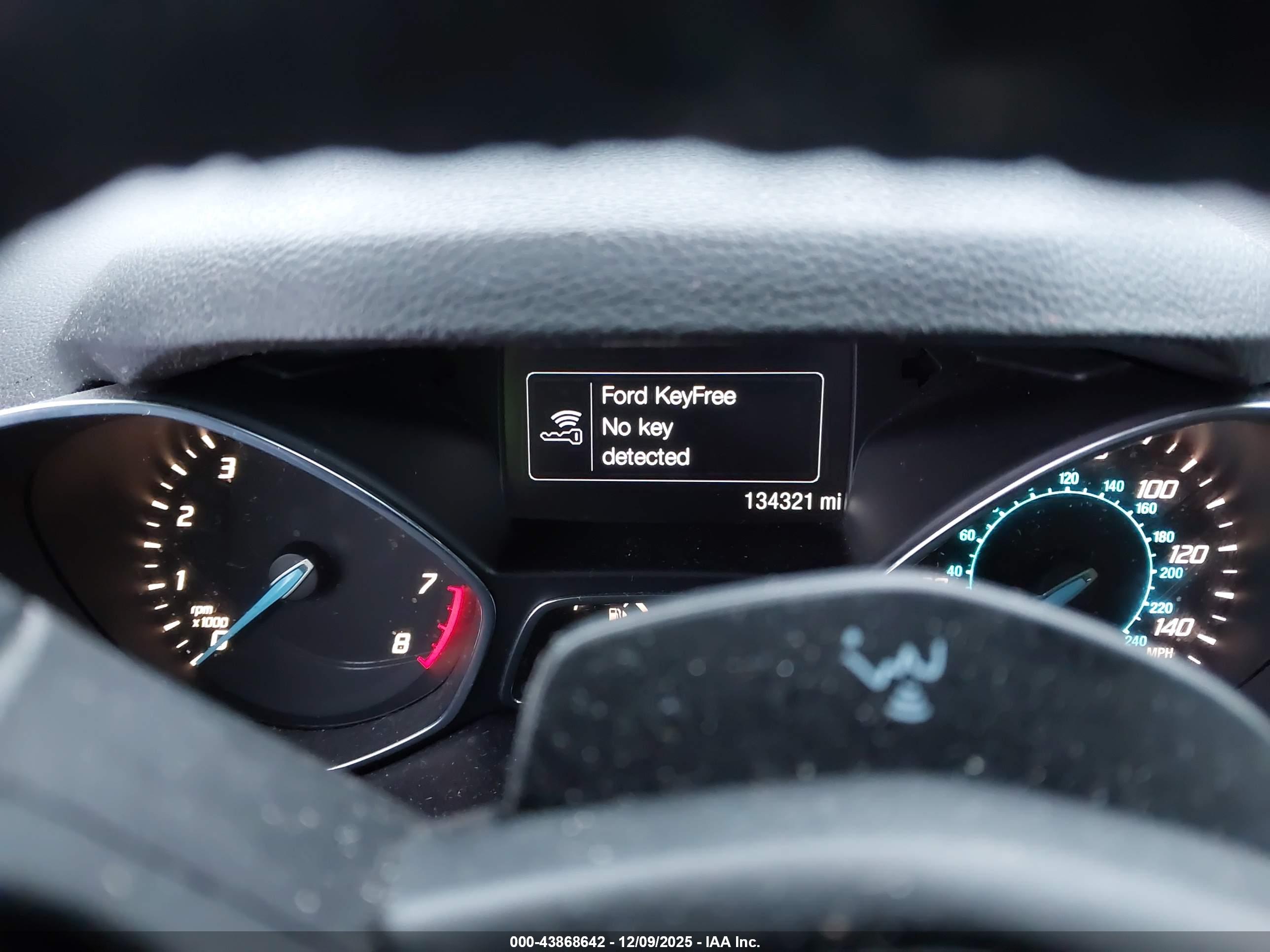 FORD ESCAPE image 7