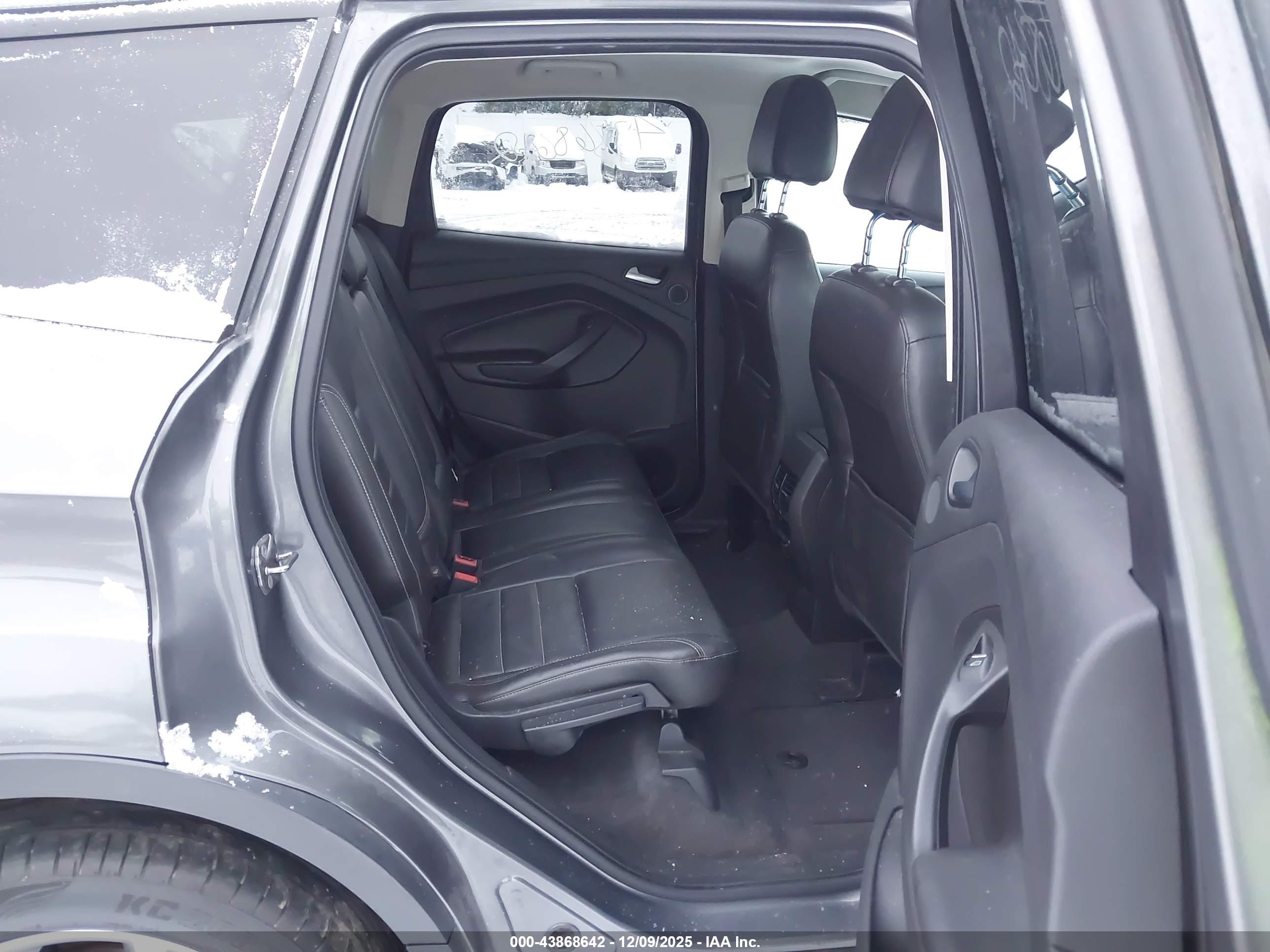 FORD ESCAPE image 8