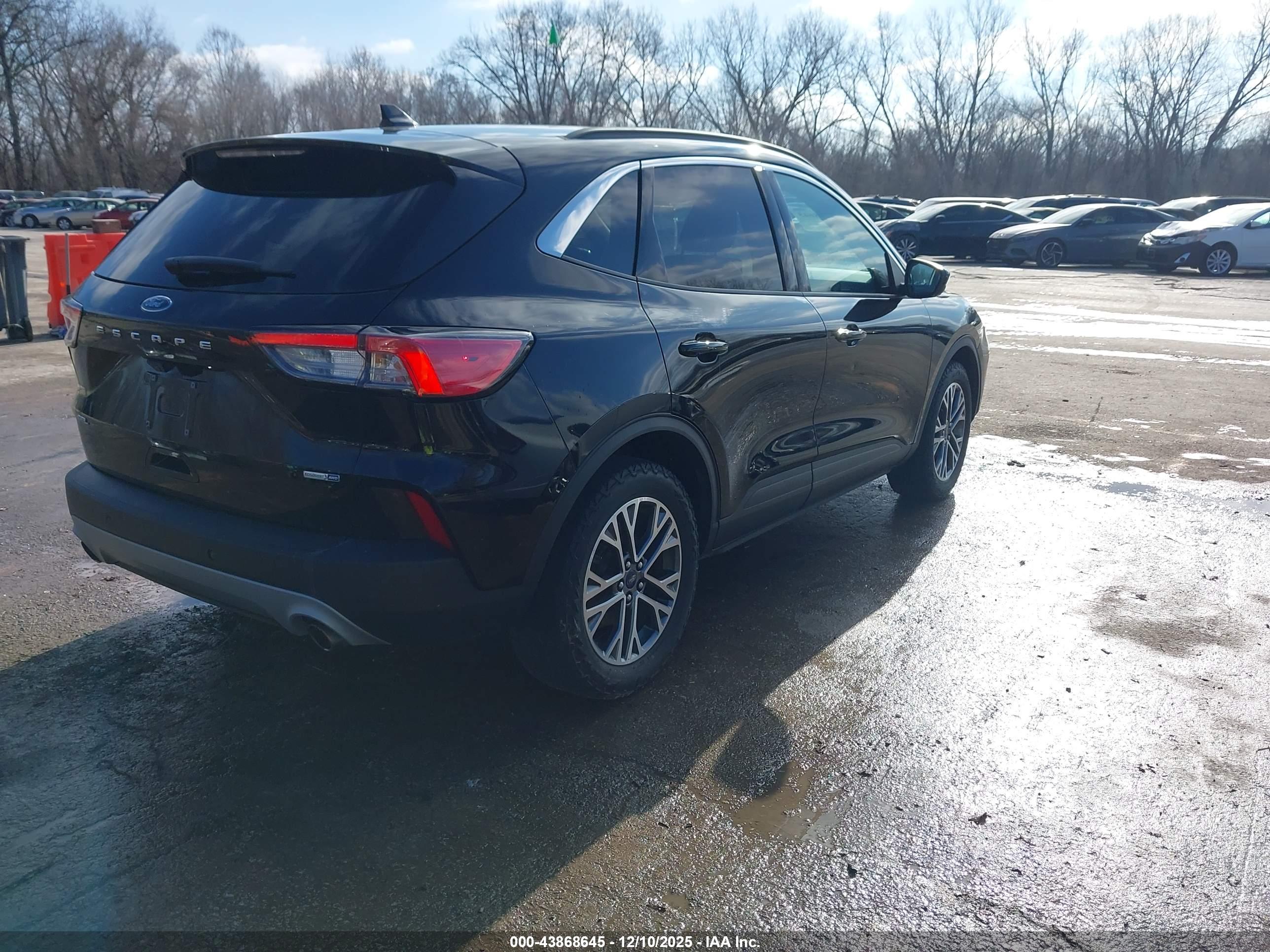FORD ESCAPE image 4