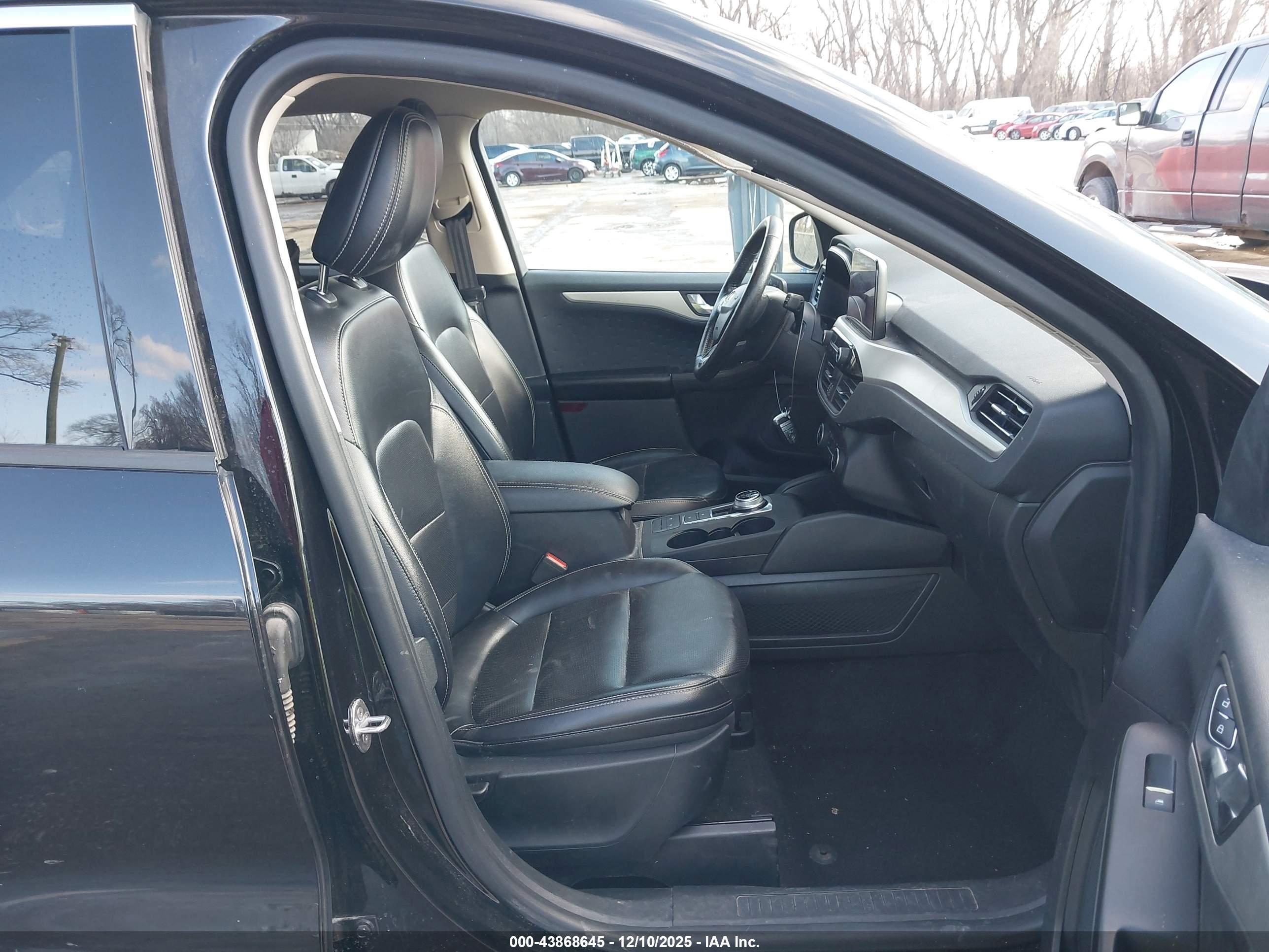 FORD ESCAPE image 5