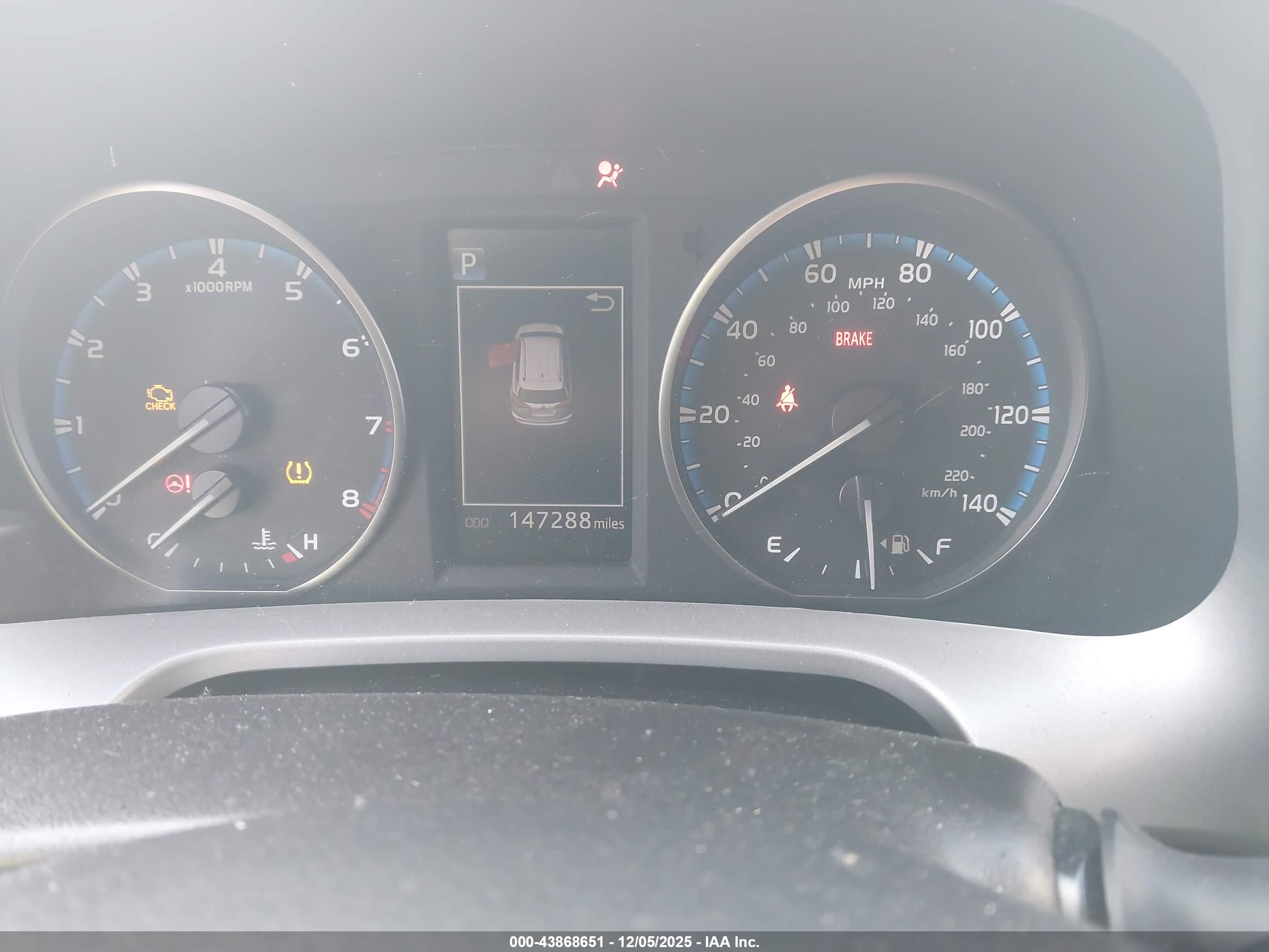 TOYOTA RAV4 image 7