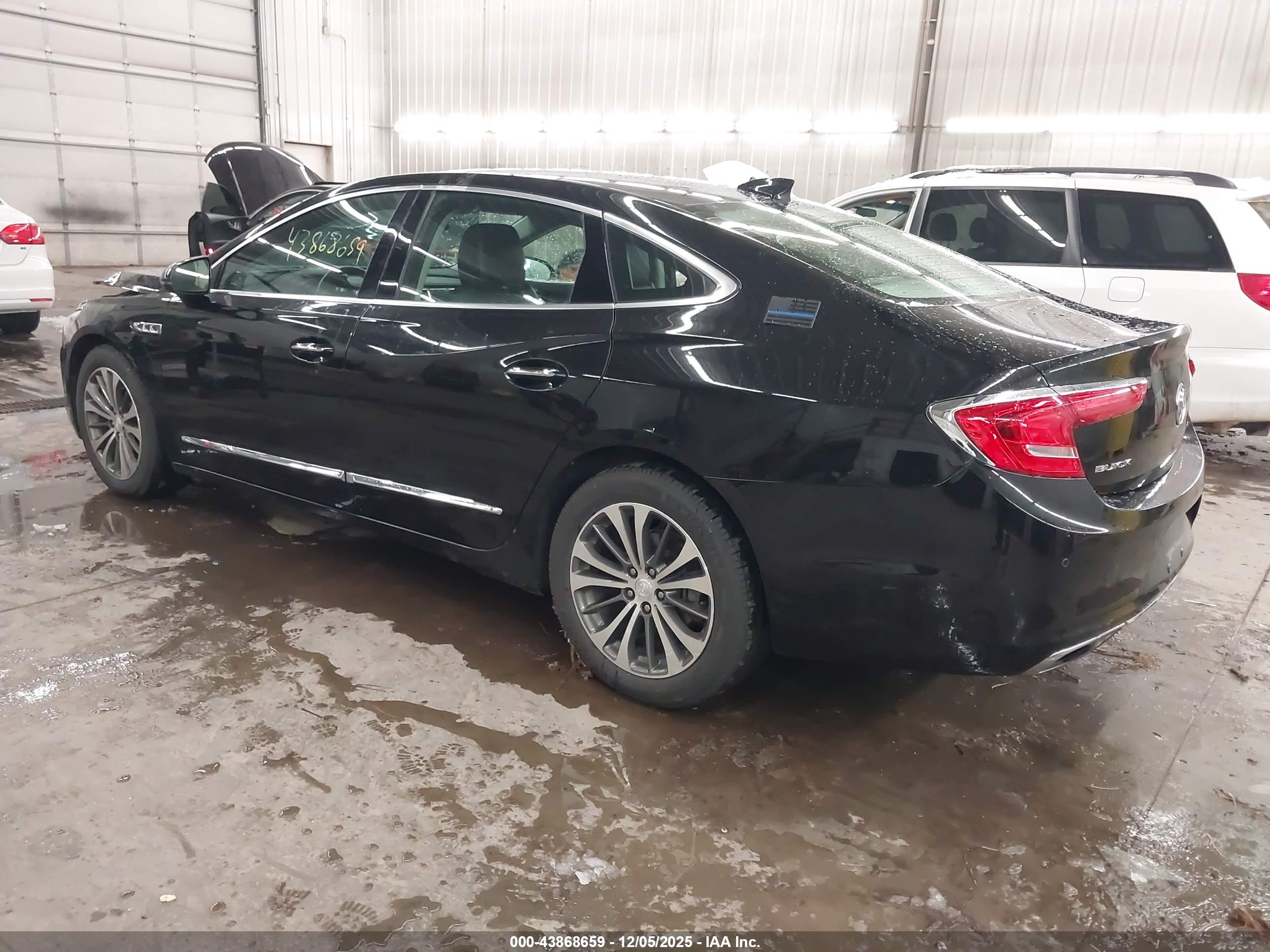BUICK LACROSSE image 3