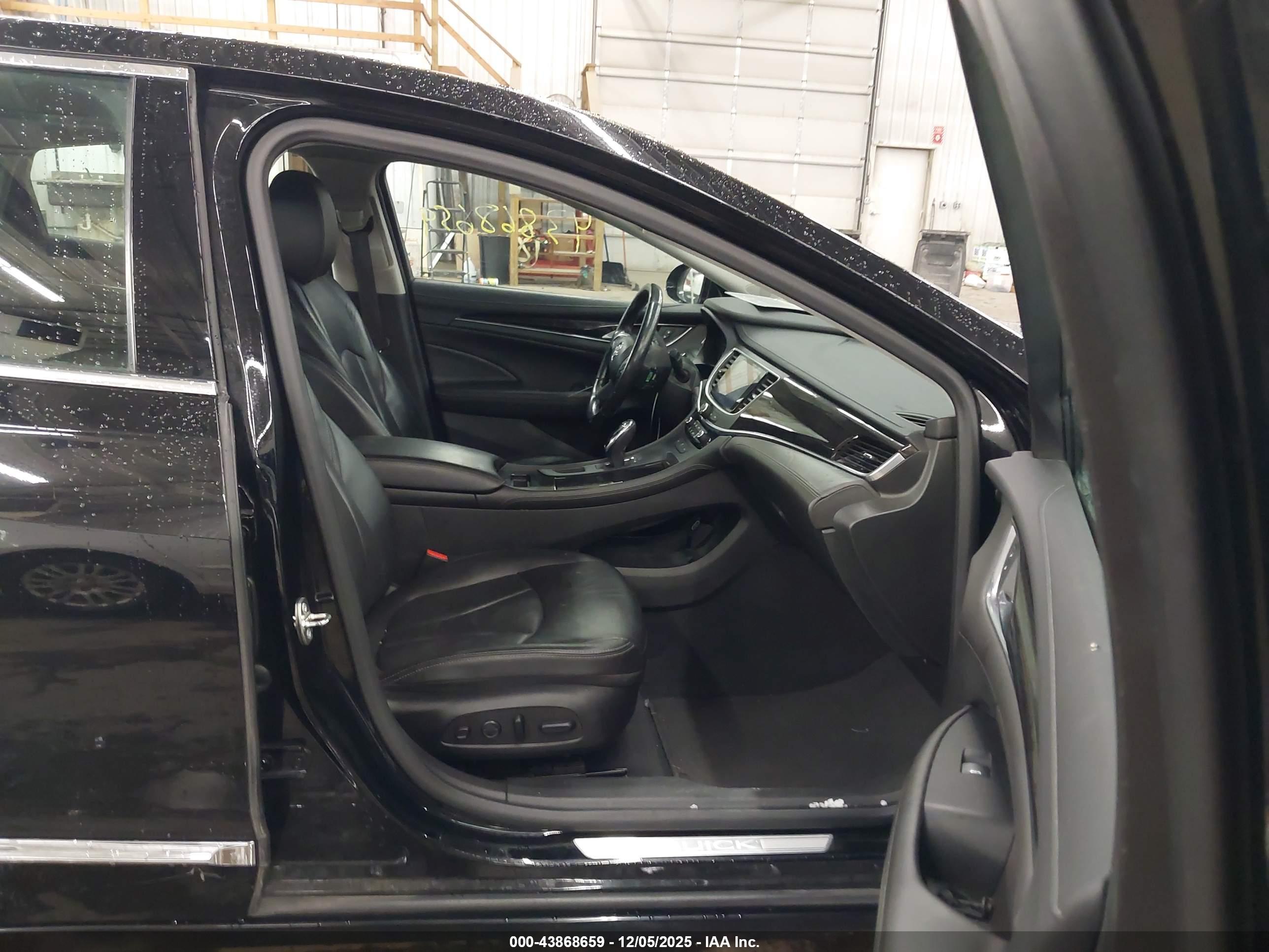 BUICK LACROSSE image 5