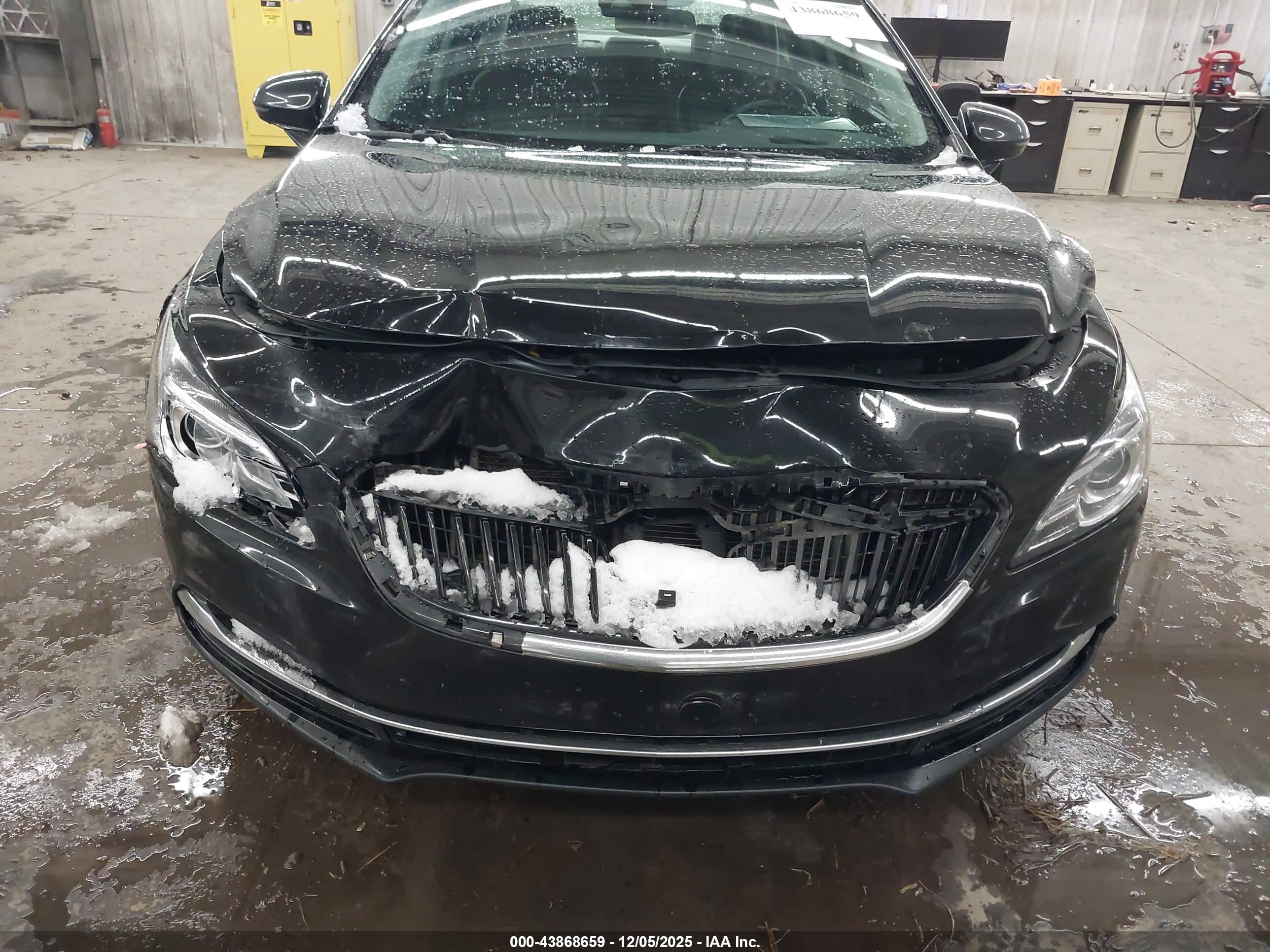 BUICK LACROSSE image 6
