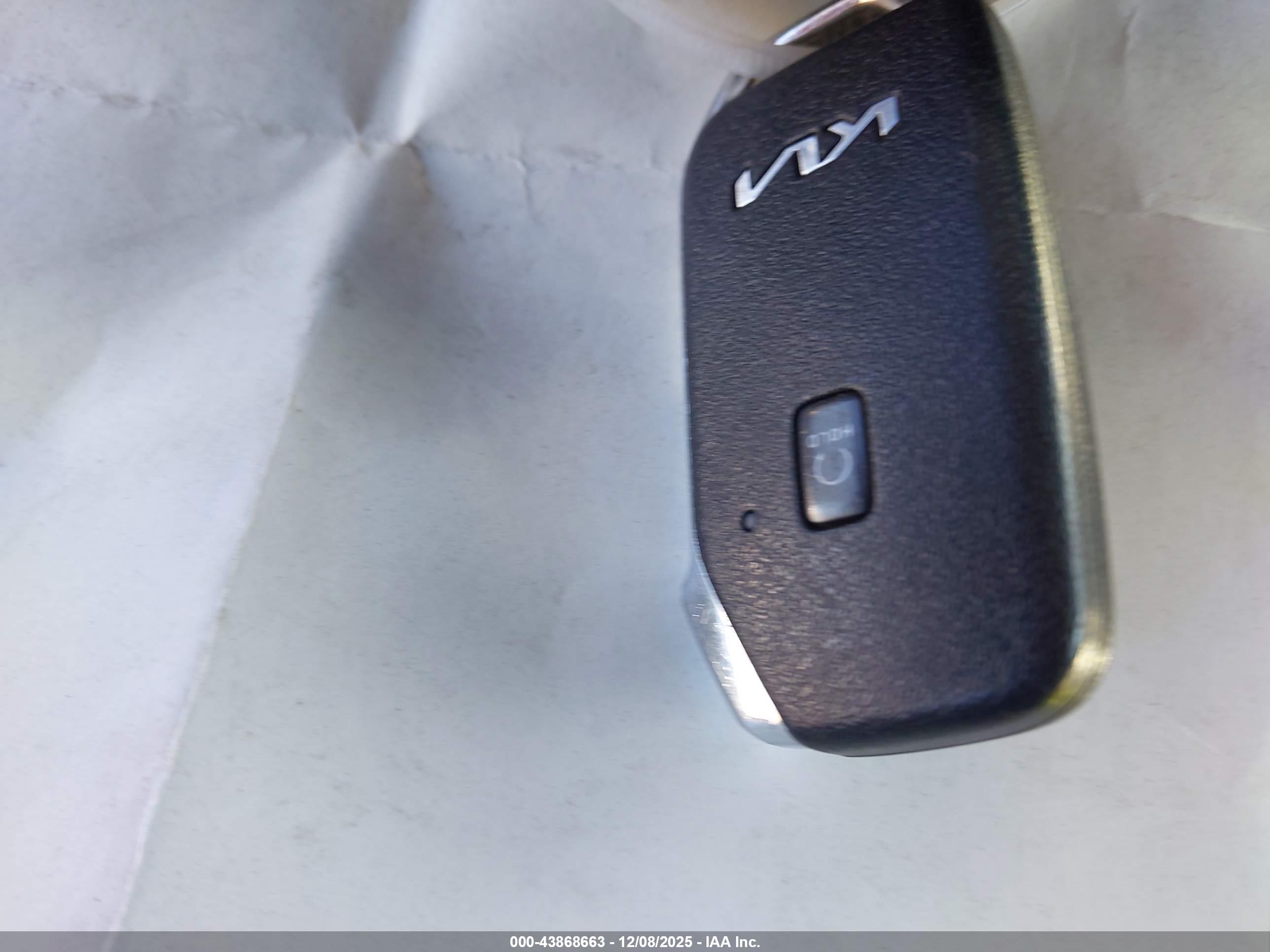 KIA STINGER image 11