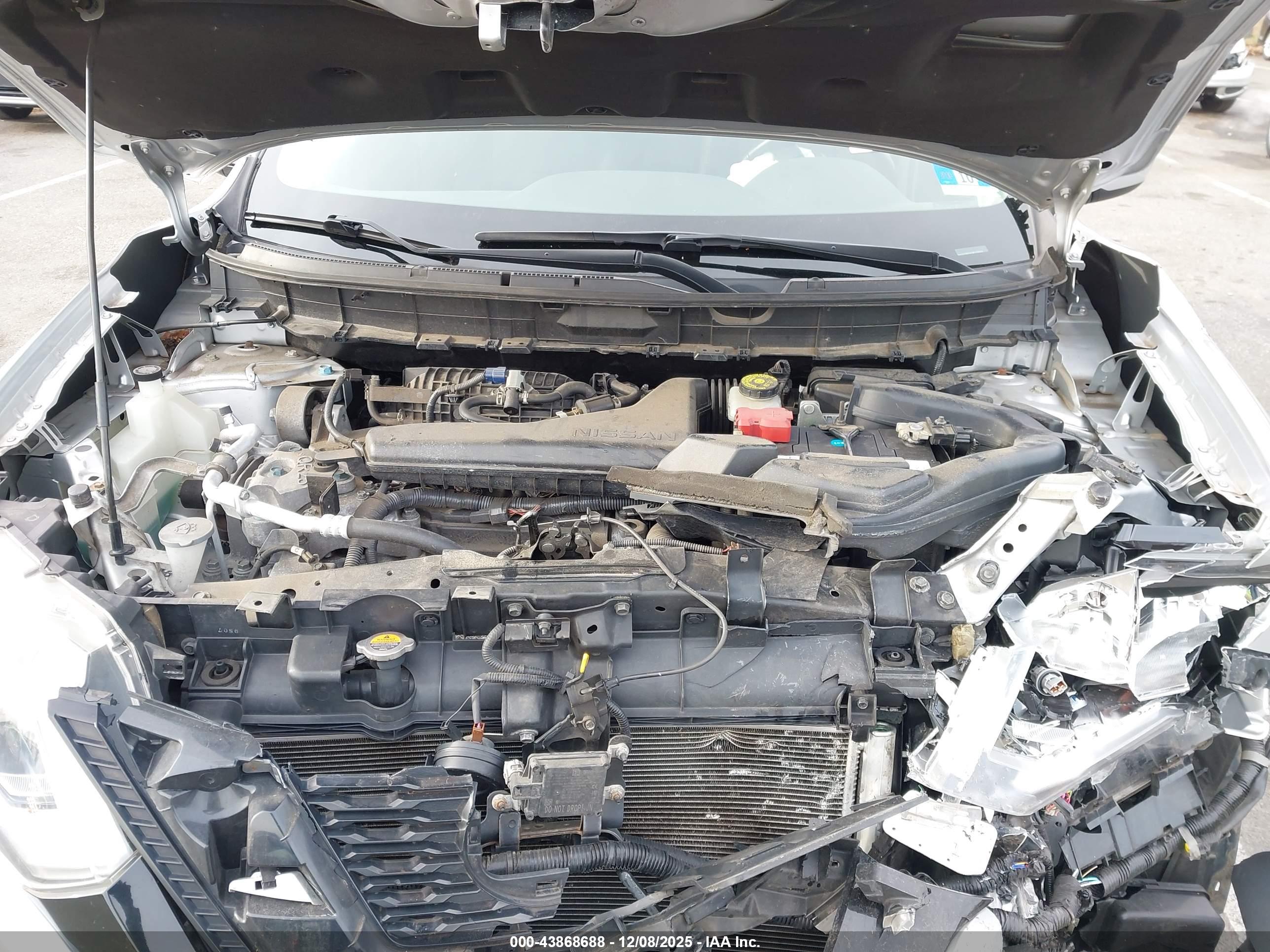 NISSAN ROGUE image 10