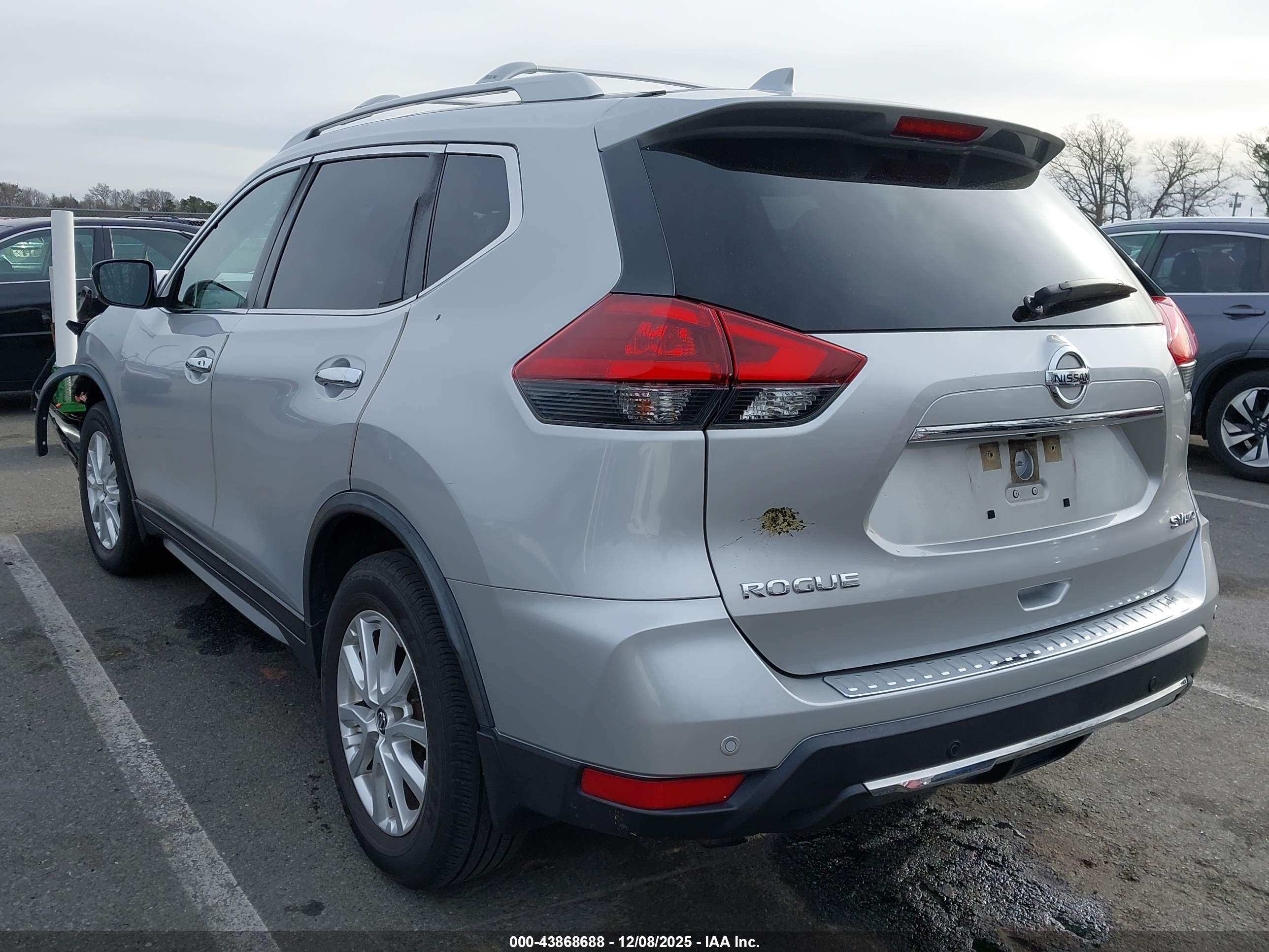 NISSAN ROGUE image 3