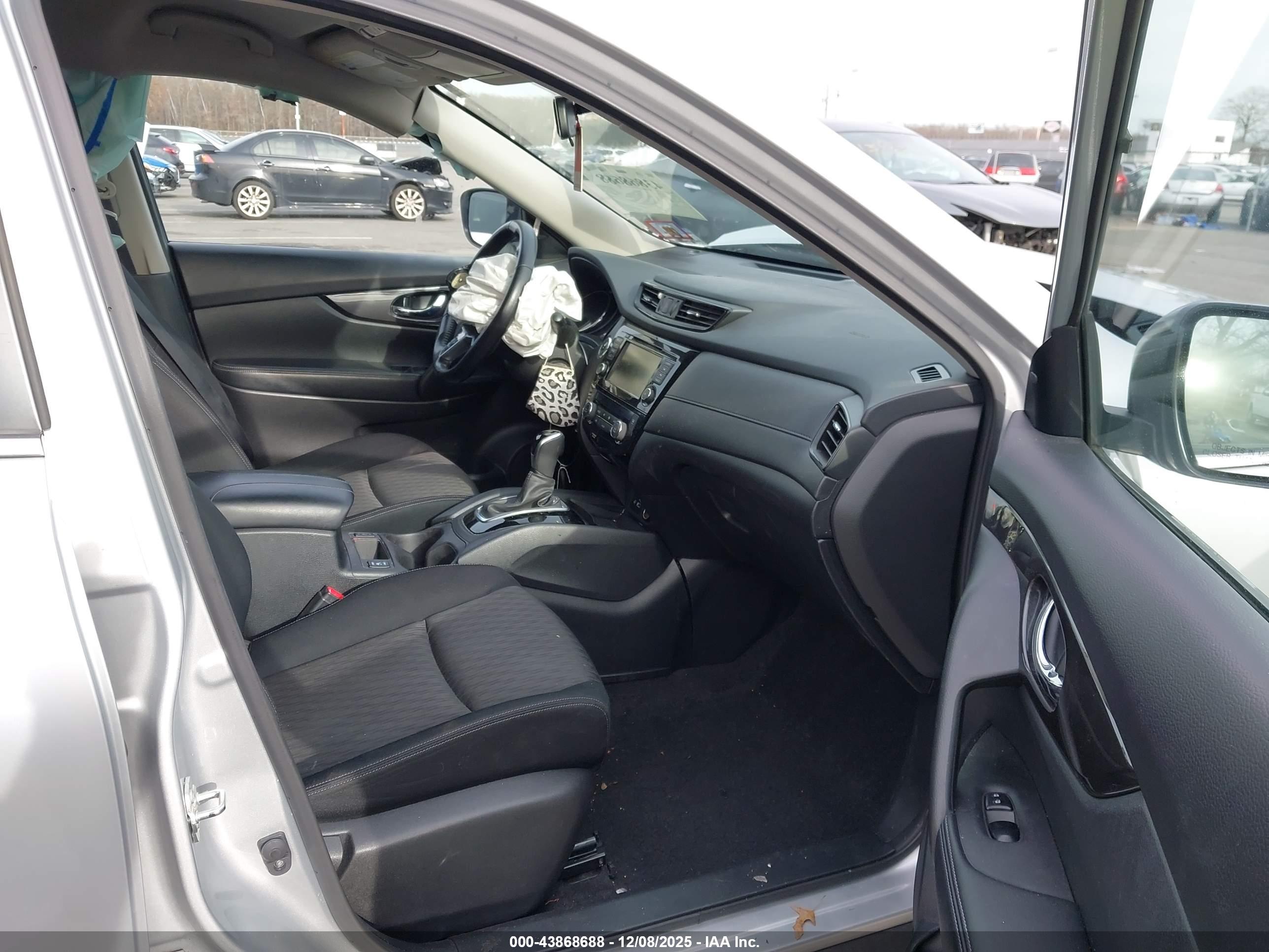 NISSAN ROGUE image 5