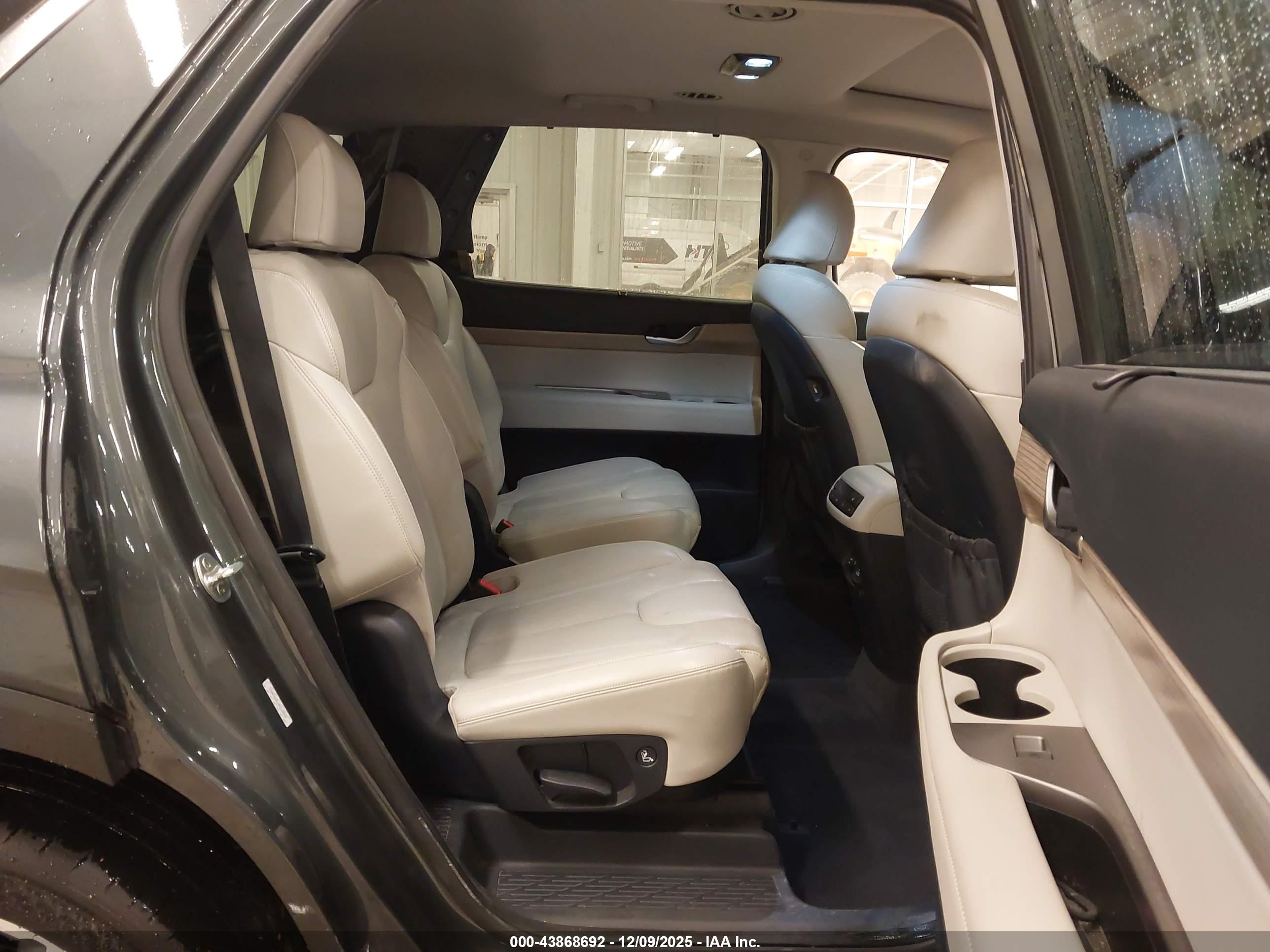HYUNDAI PALISADE image 8