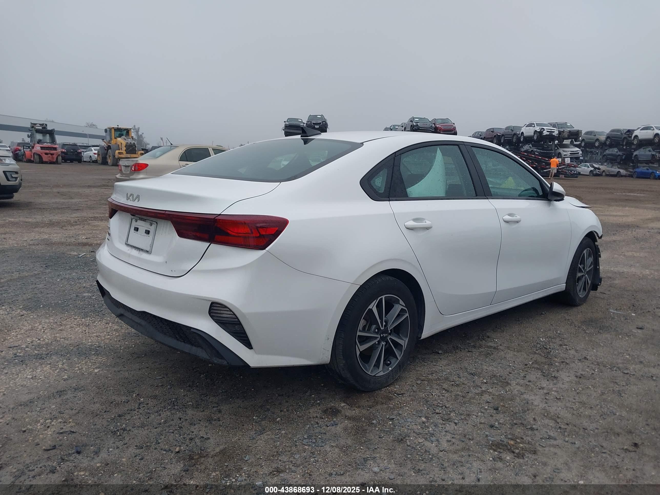 KIA FORTE image 4