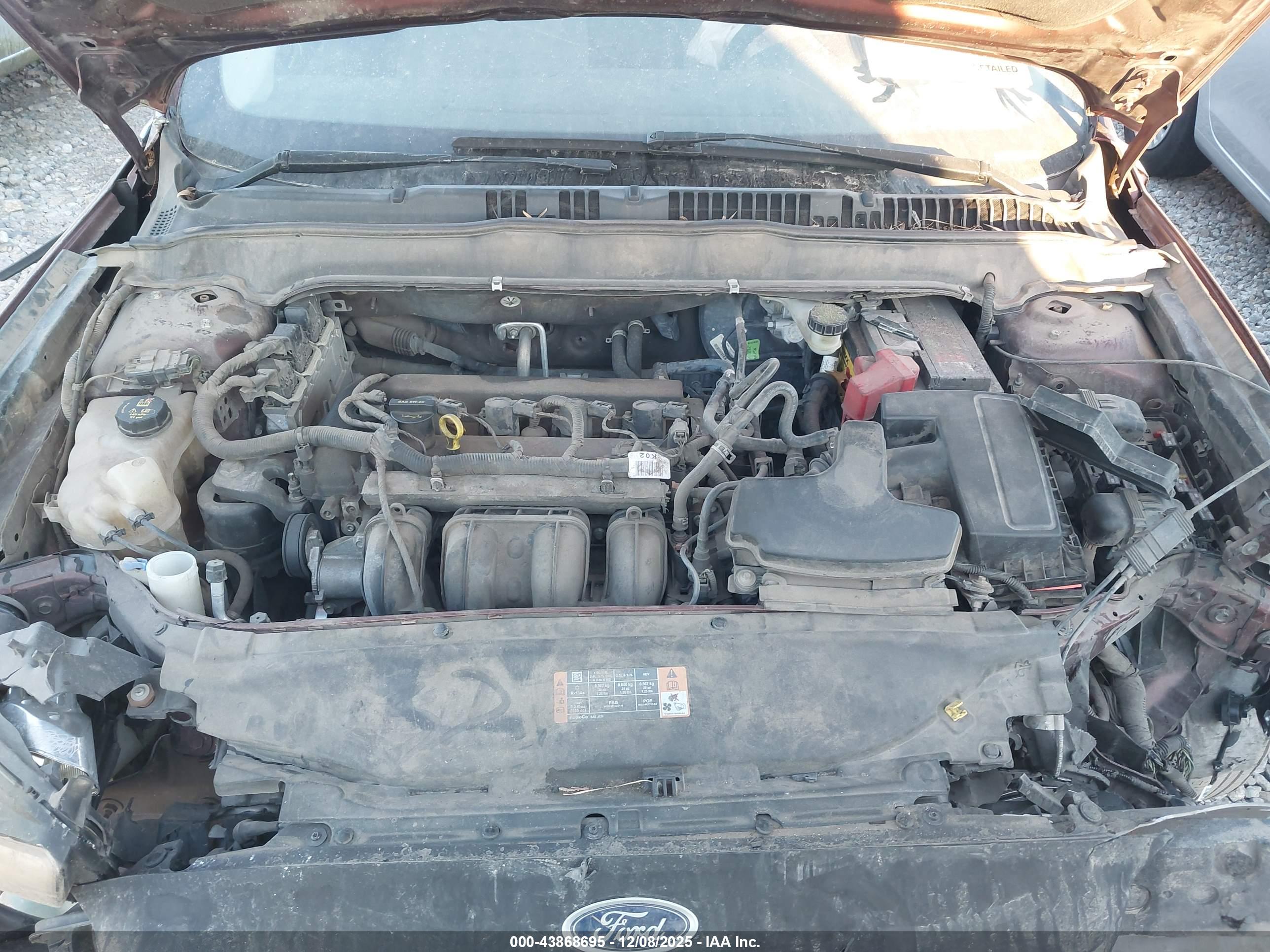 FORD FUSION image 10