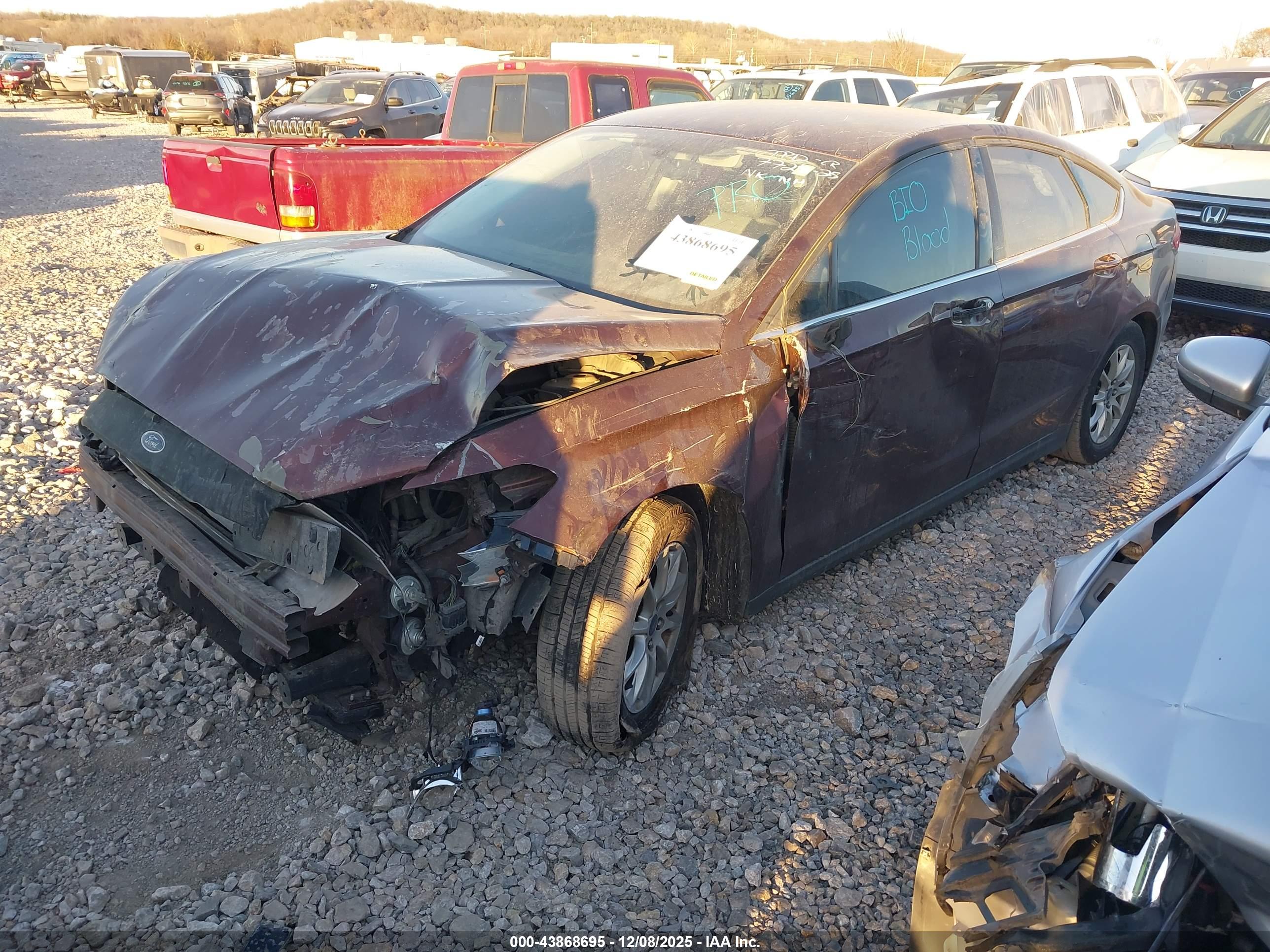 FORD FUSION image 2