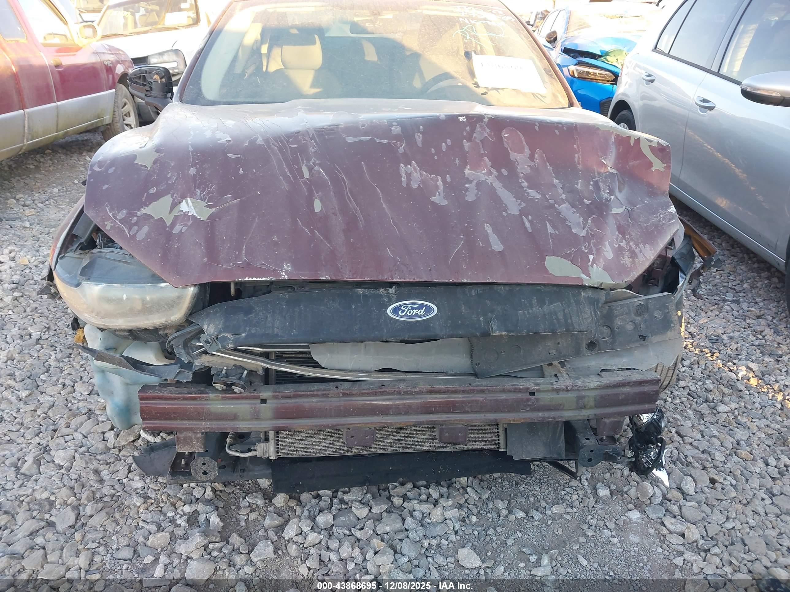 FORD FUSION image 6