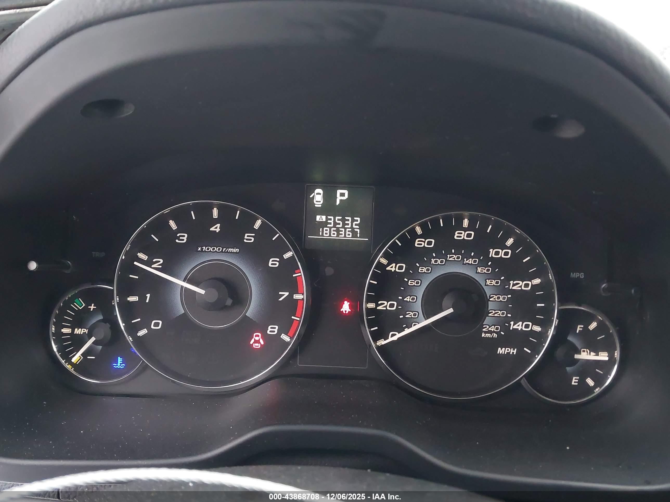SUBARU OUTBACK image 7