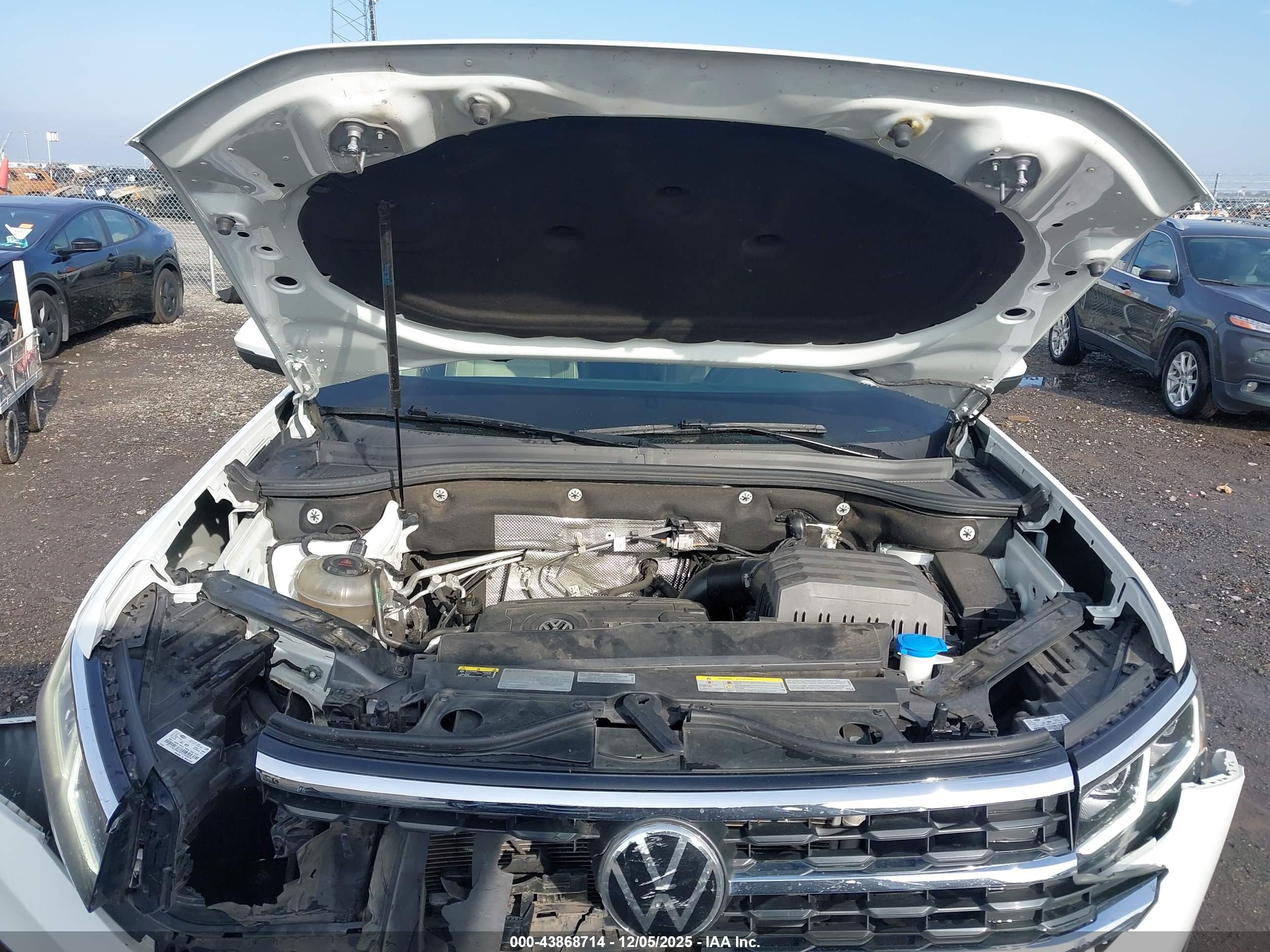VOLKSWAGEN ATLAS image 10