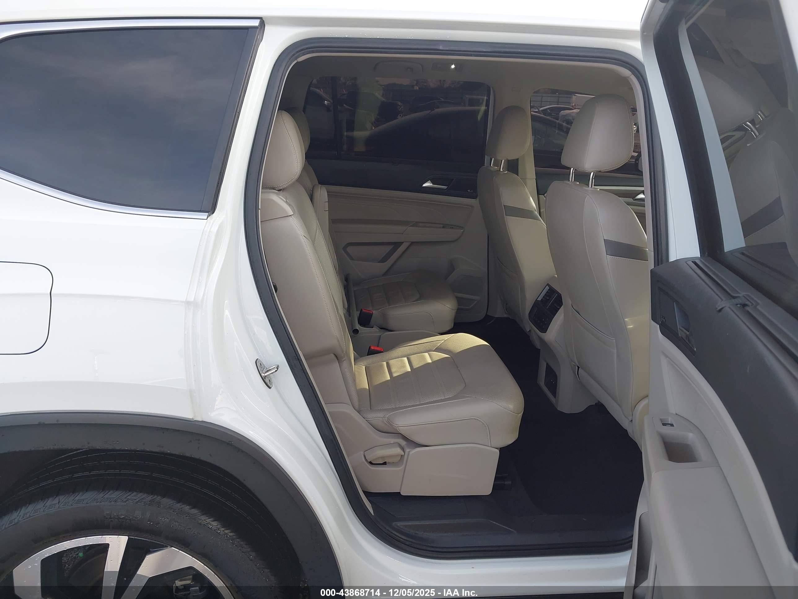 VOLKSWAGEN ATLAS image 8