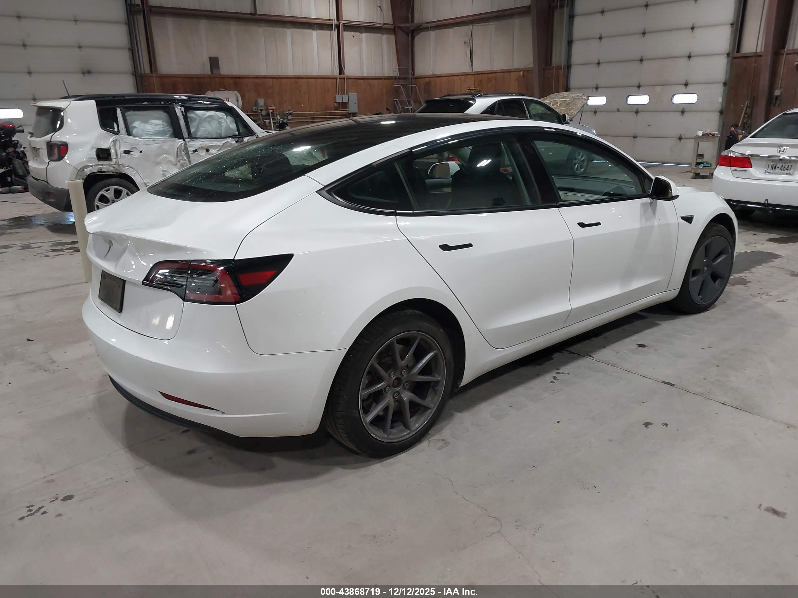 TESLA MODEL image 4