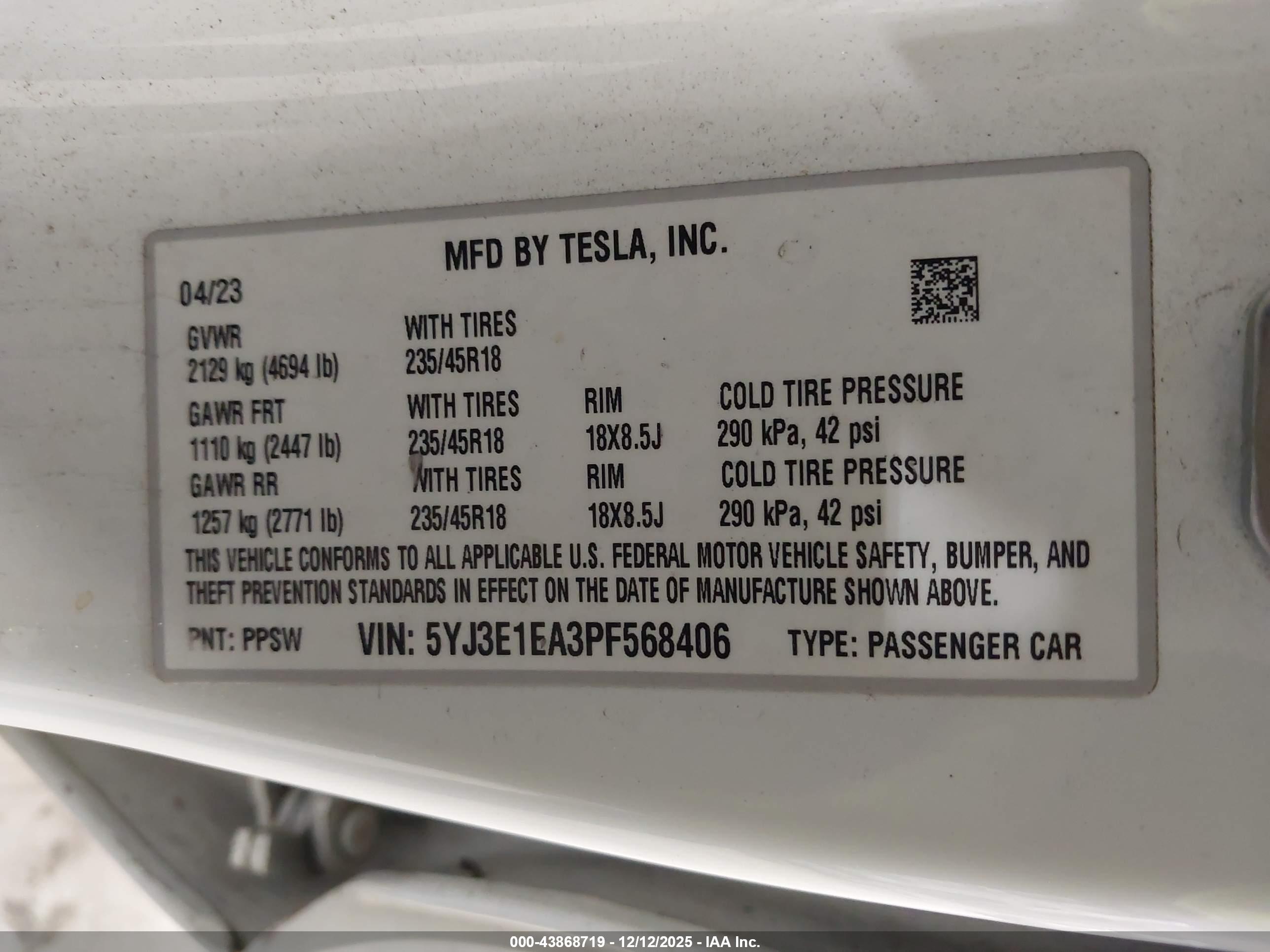 TESLA MODEL image 9