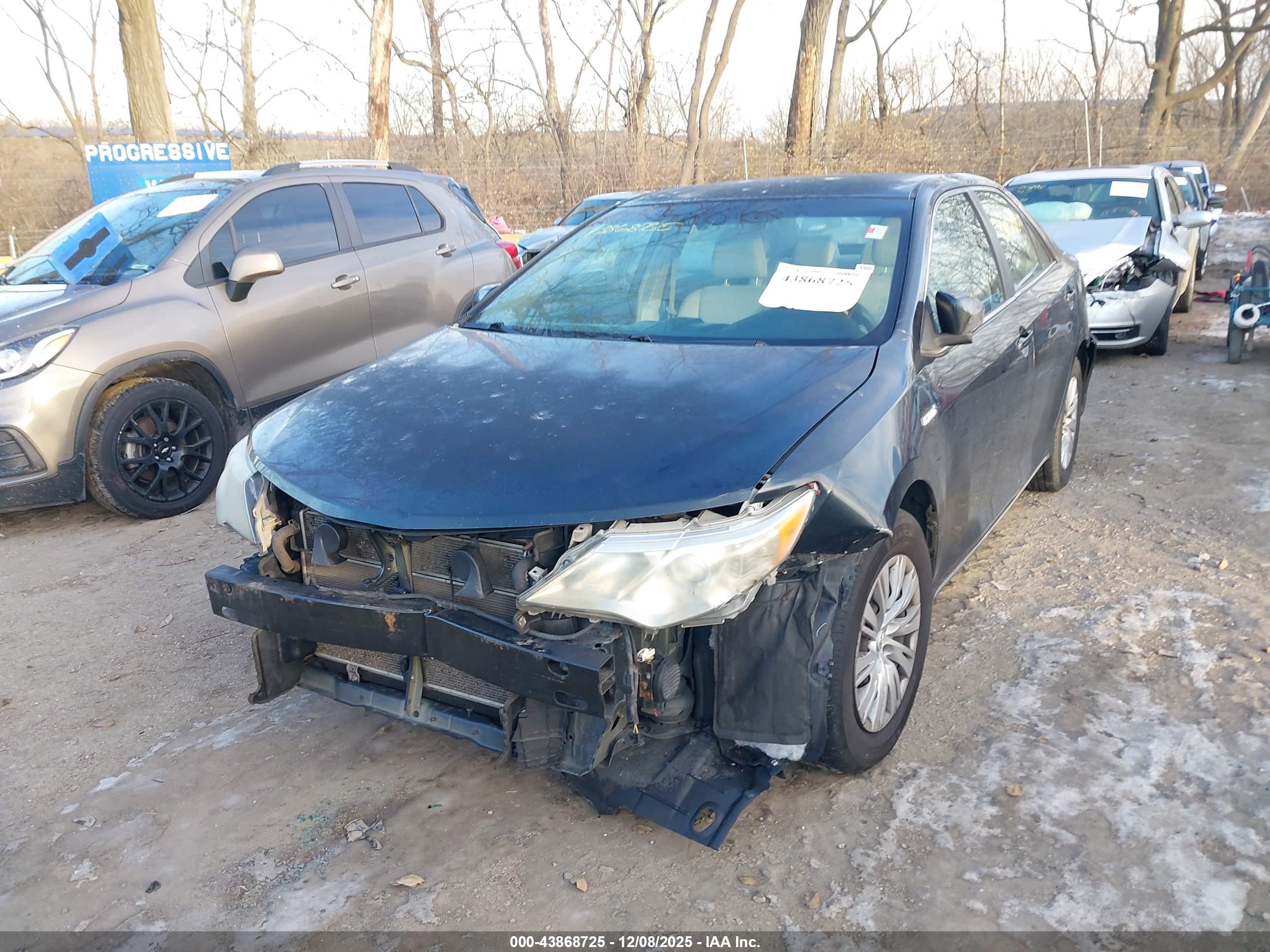 TOYOTA CAMRY image 2