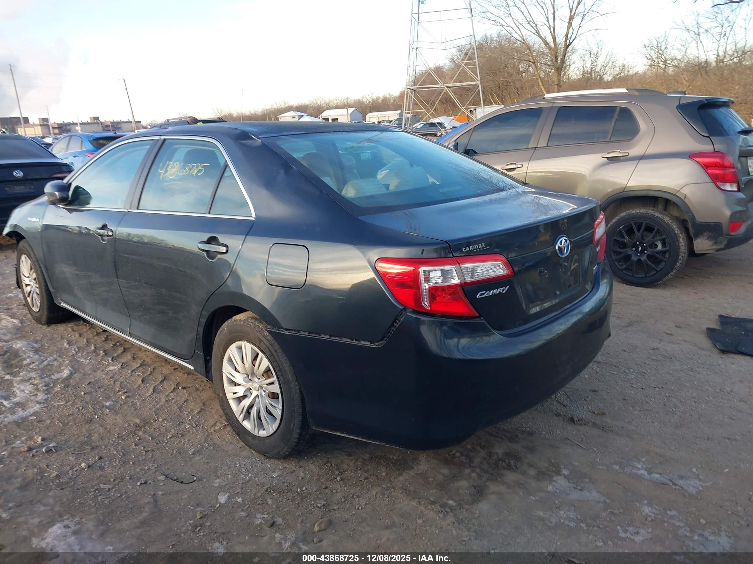 TOYOTA CAMRY image 3