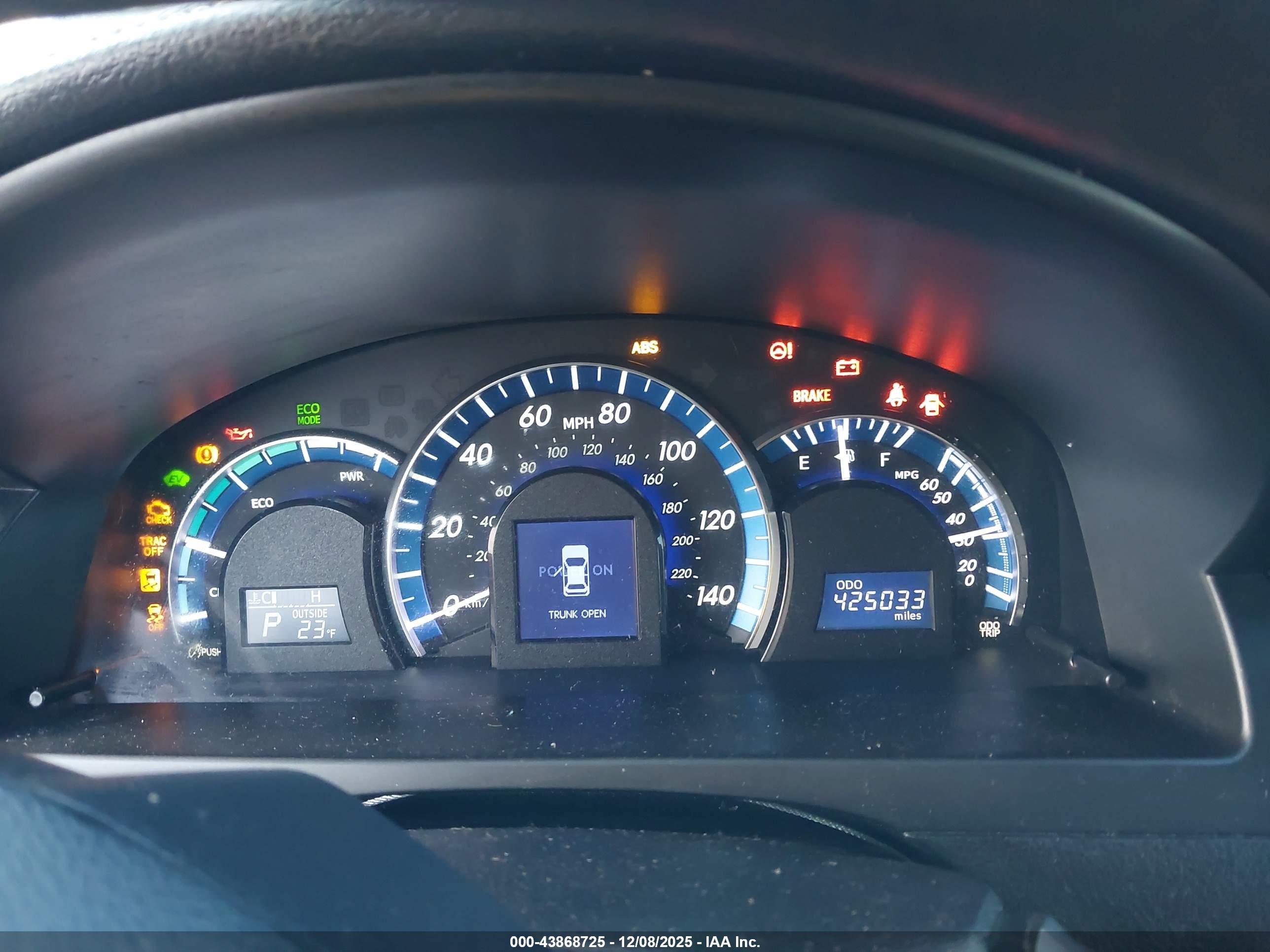 TOYOTA CAMRY image 7