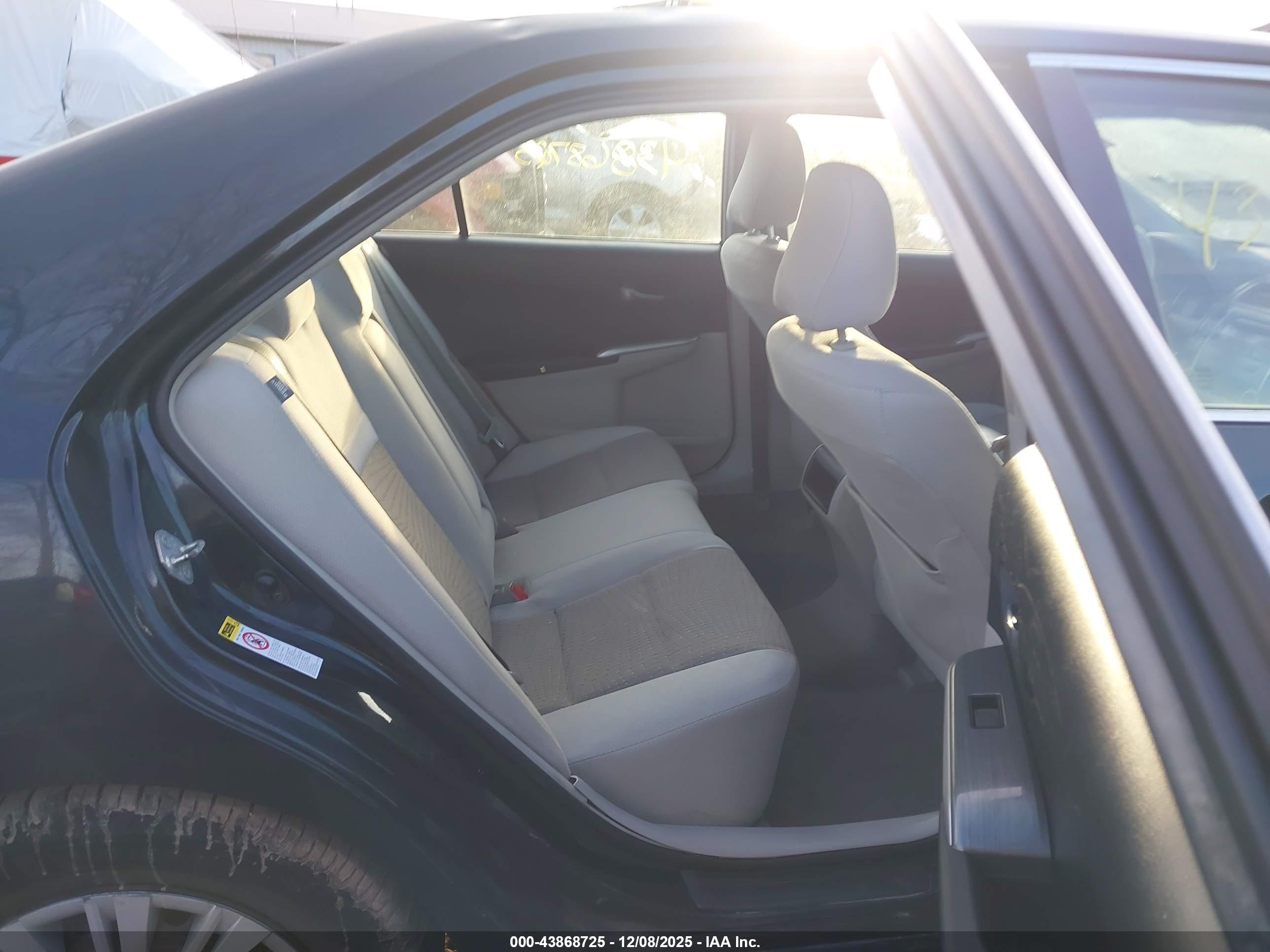 TOYOTA CAMRY image 8