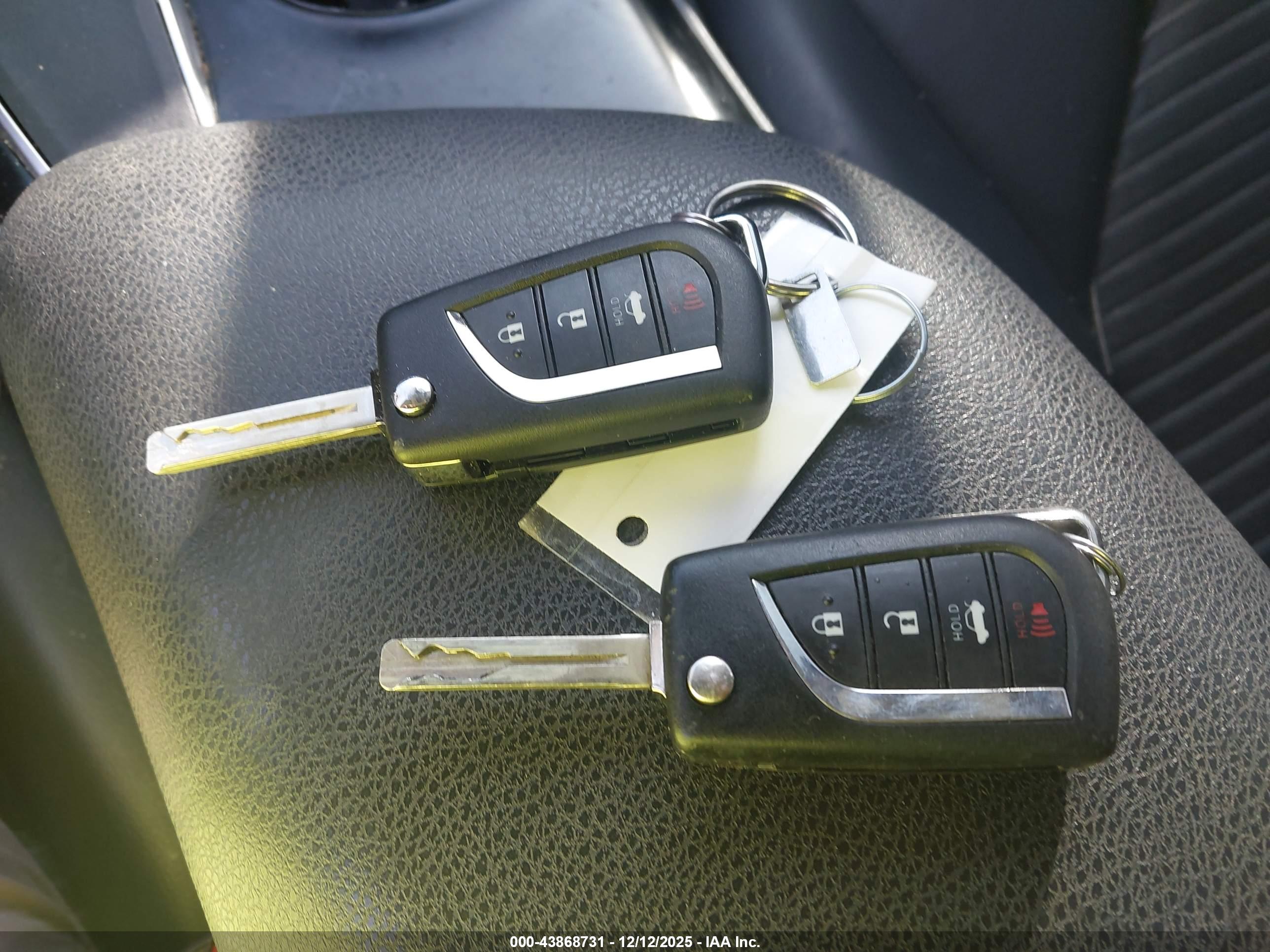 TOYOTA CAMRY image 11