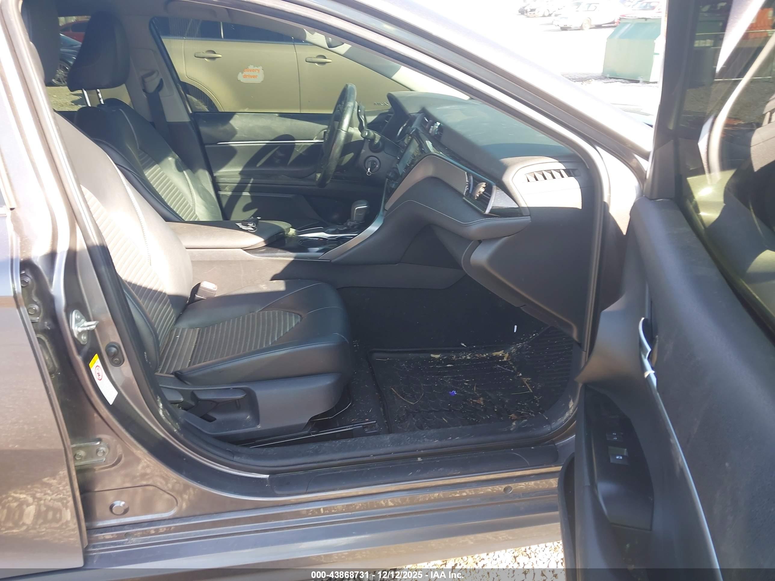 TOYOTA CAMRY image 5