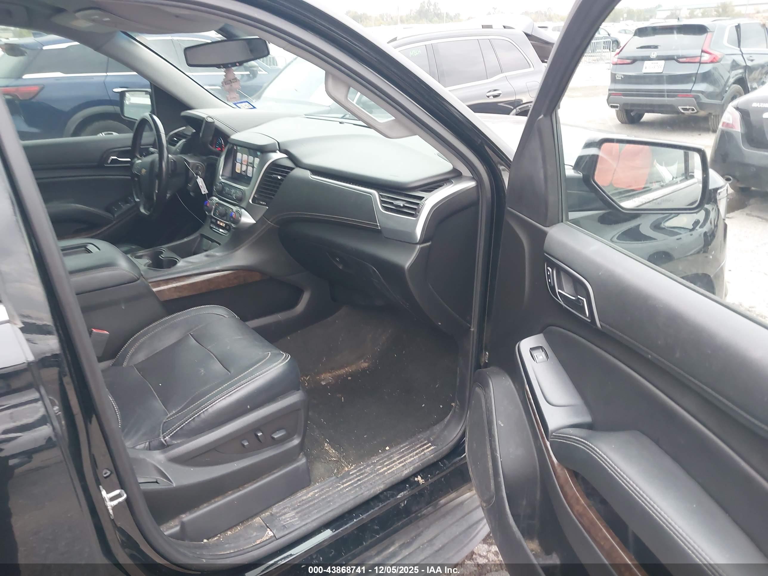 CHEVROLET TAHOE image 5
