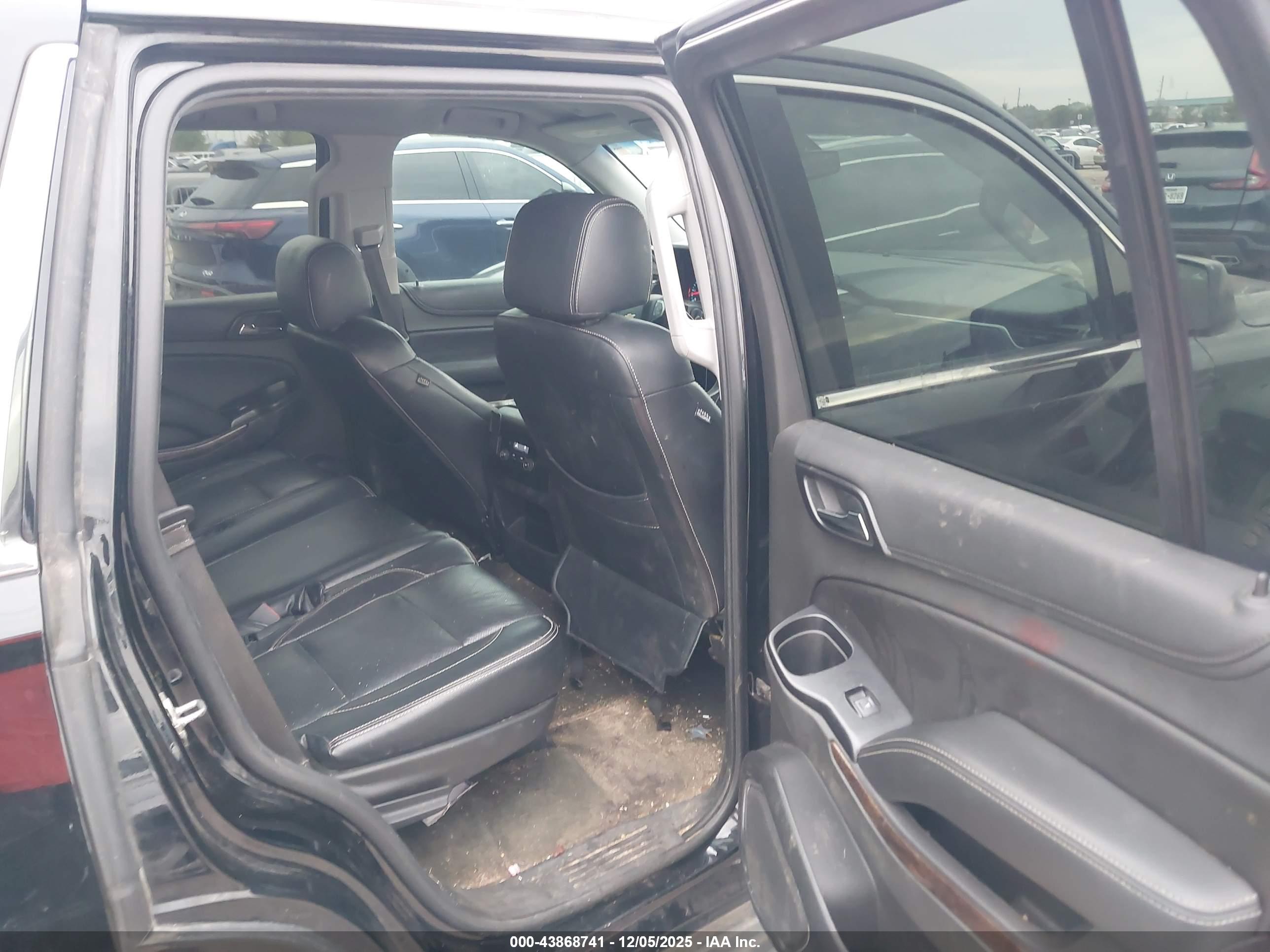 CHEVROLET TAHOE image 8
