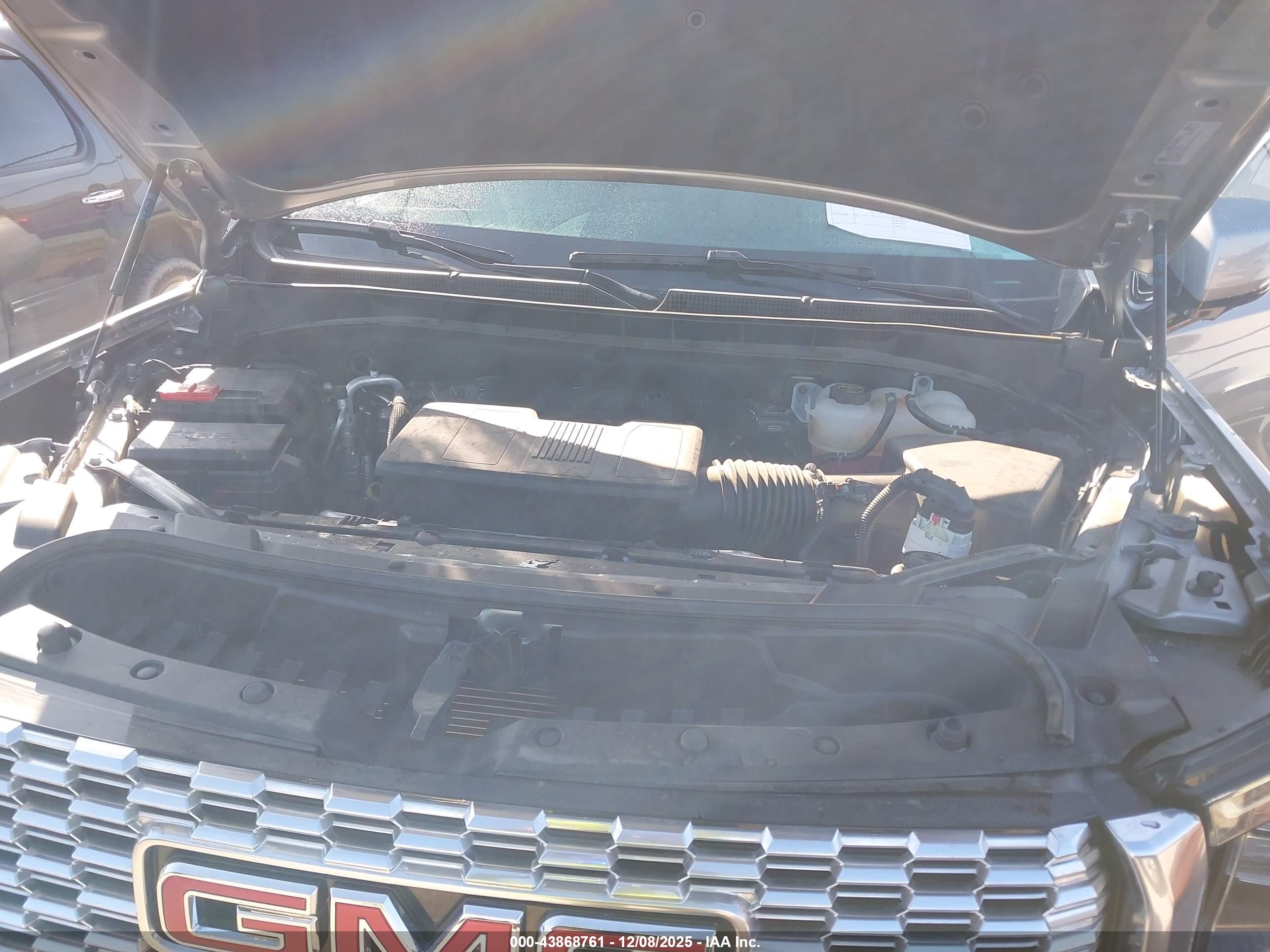 GMC YUKON image 10
