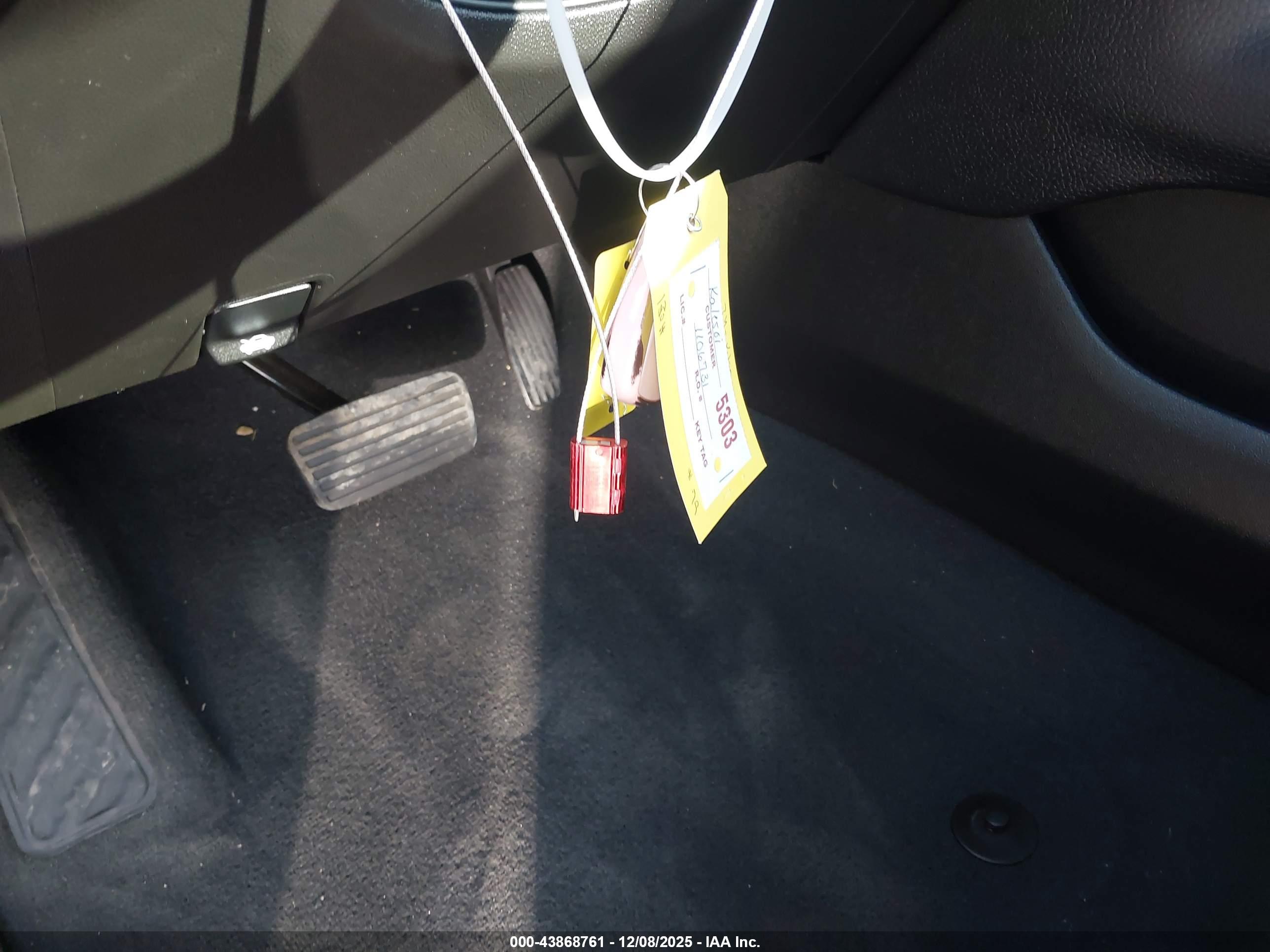 GMC YUKON image 11