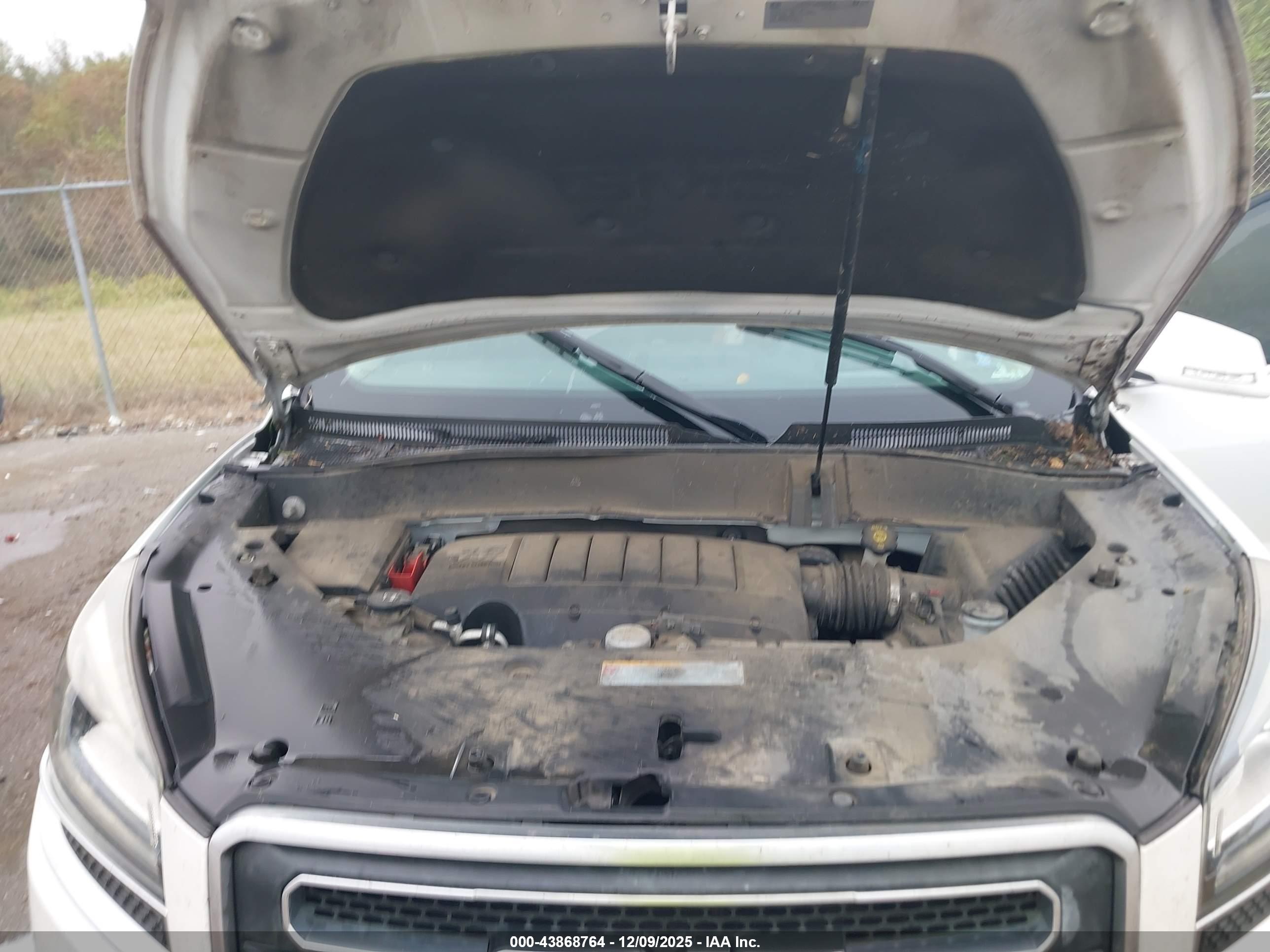 GMC ACADIA image 10