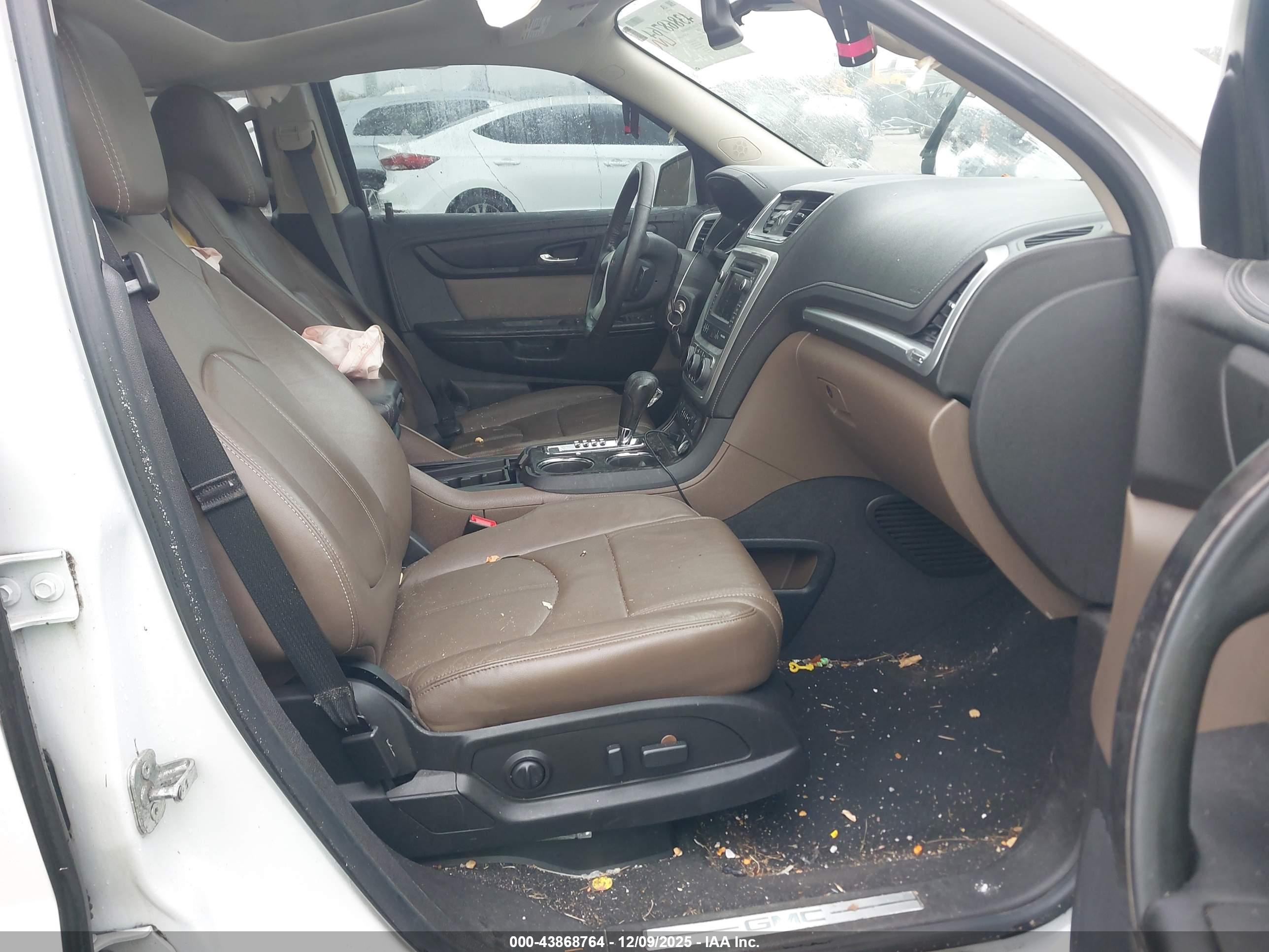 GMC ACADIA image 5