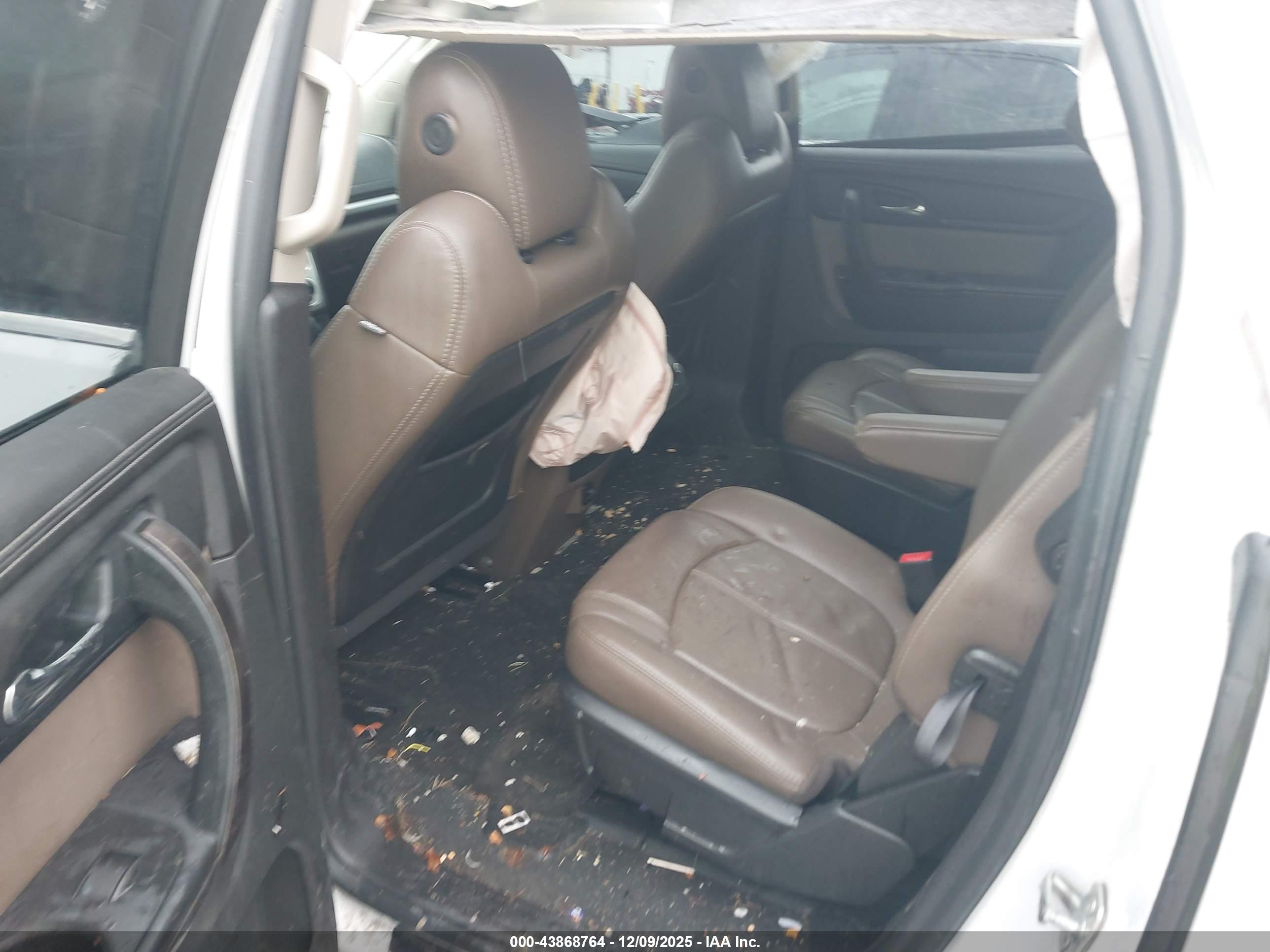 GMC ACADIA image 8